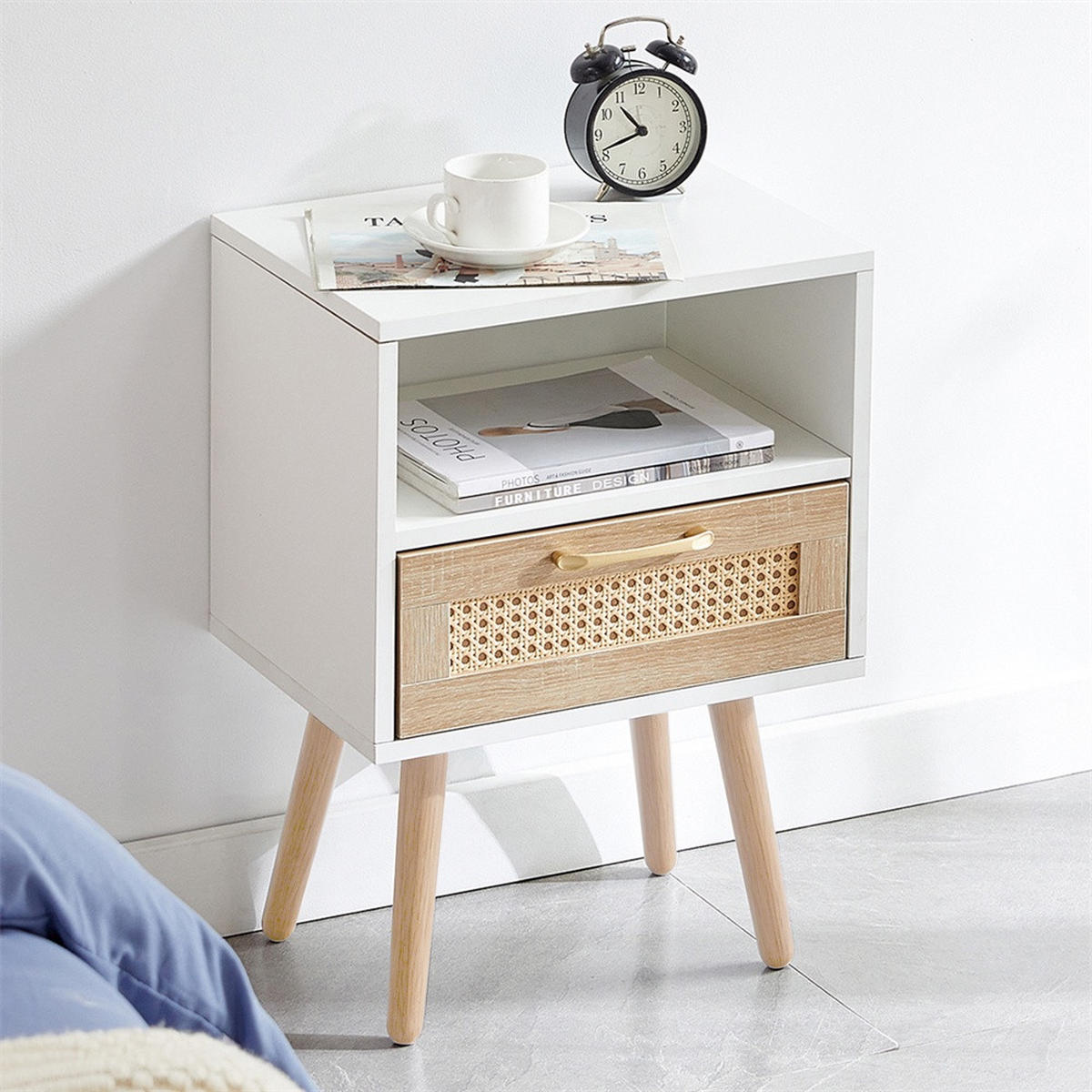 NACHTTISCH - 1 Schublade aus Rattan - mit Massivholzbeinen & goldener Griff - Weiß und Natur - Weiß, Holzwerkstoff (40/56/30cm) - DELFA