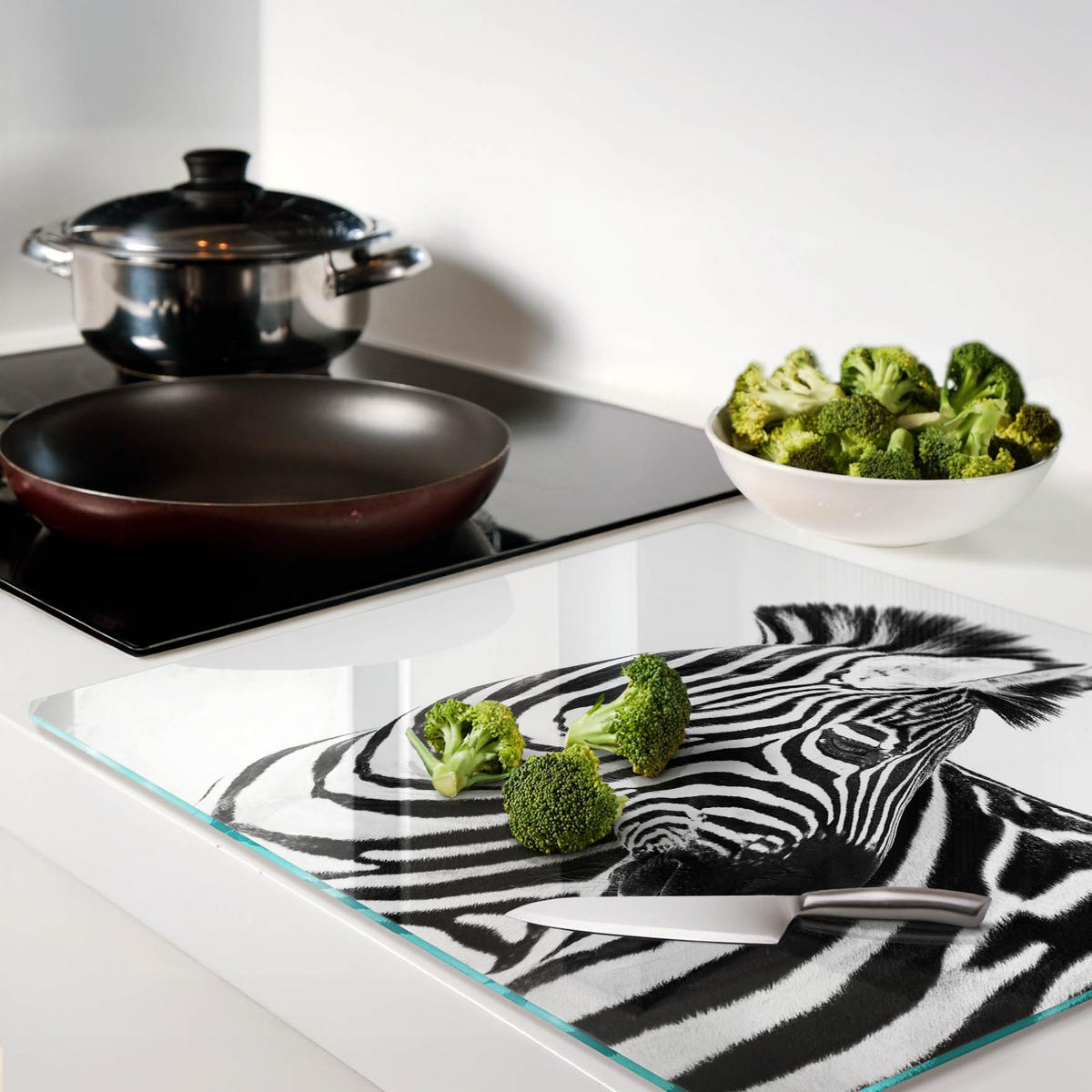 GLASPLATTE 60x52 cm Zebra im Schnee - Schwarz, Glas (60/0.4/52cm) - TULUP