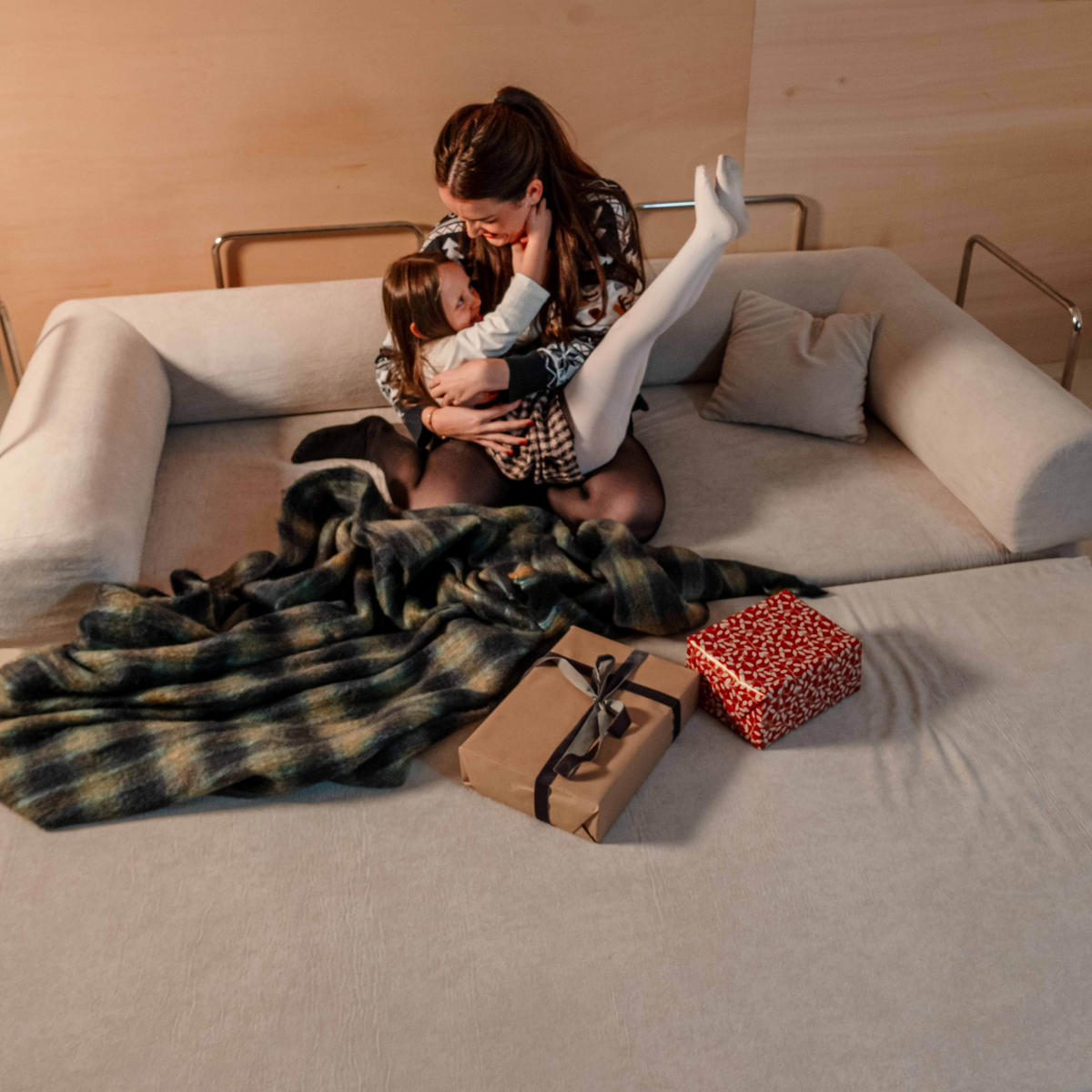 SCHLAFSOFA mit 2 Sitzplätzen, Ekru - Beige/Weiß, Textil (204/67/102cm) - Oviala