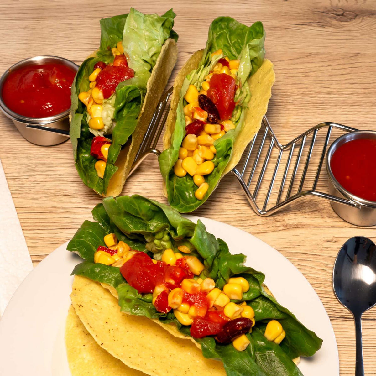 TACO HALTER inkl. 2 Soßenbecher 1 Löffel - Silberfarben, Metall (6.3/4/28.5cm) - Intirilife