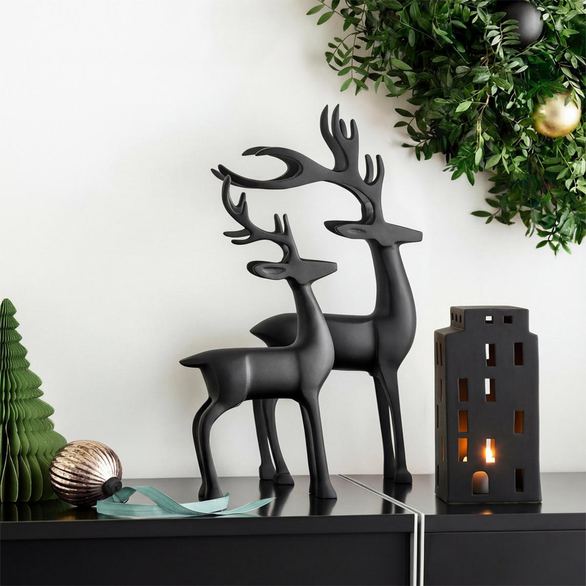 DEKOFIGUREN HIRSCHPAAR Christmas Chic schwarz 36 cm / 44 cm 2er Set - Schwarz, Metall (2/2/2cm) - Villeroy & Boch