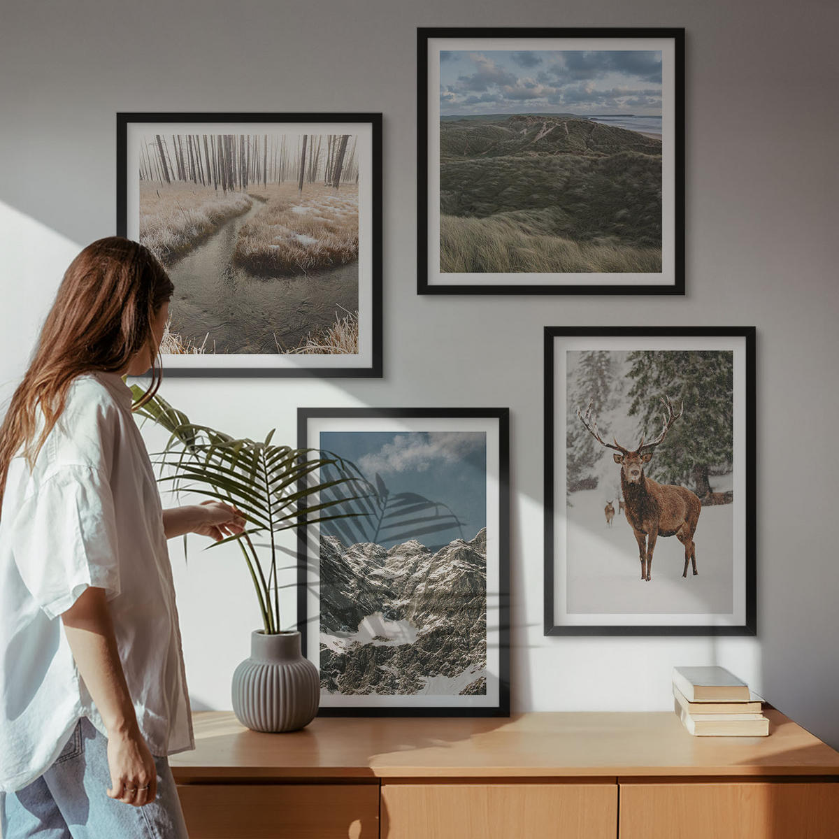 BILDER SET 4er Set - 50x50 cm & 40x60 cm Schwarzer Rahmen - Berge, Schnee, Hirsche, Waldlandschaft - Schwarz, Kunststoff (50/50cm) - TULUP