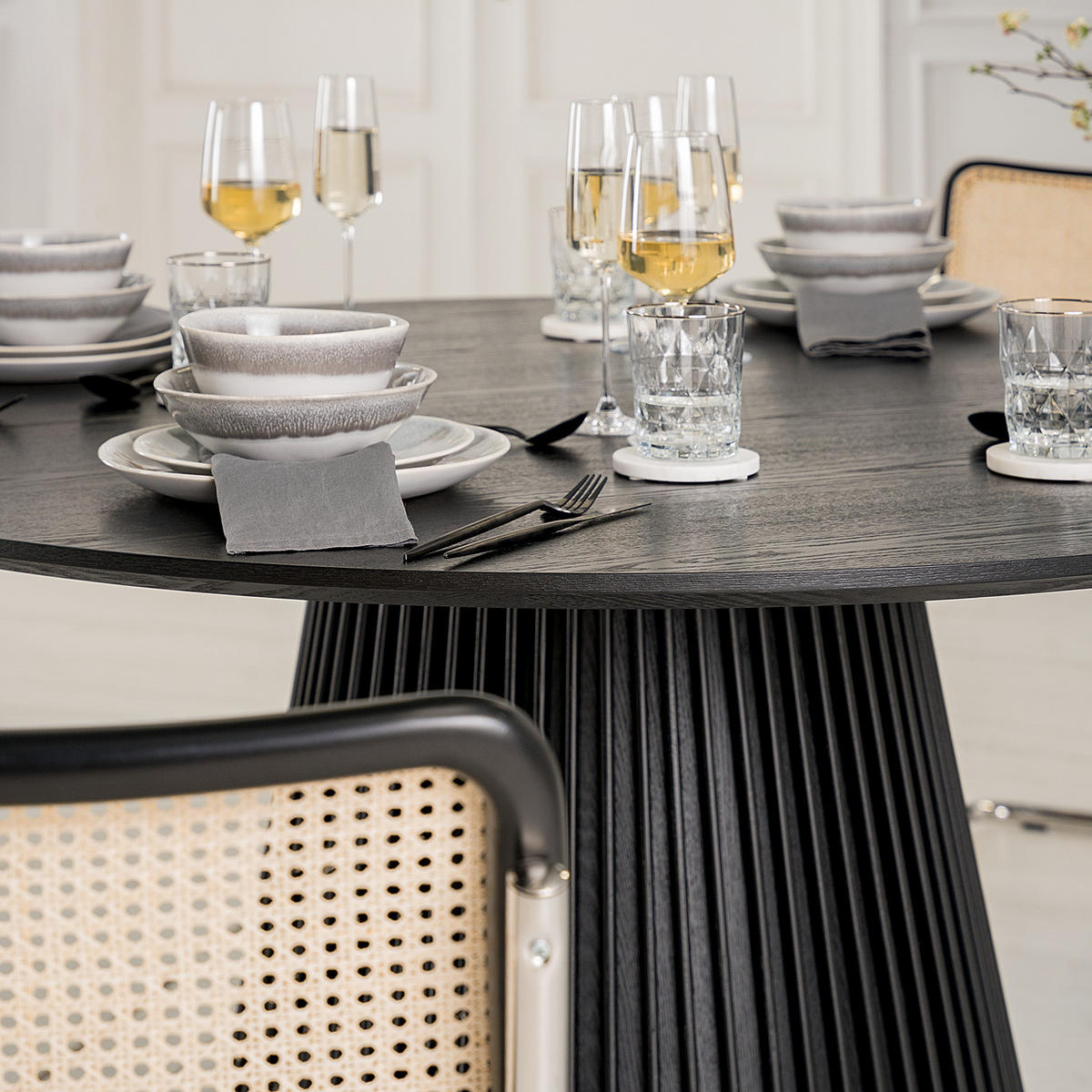 ESSTISCH rund - Esche teilmassiv - Schwarz, Holzwerkstoff (120/120/75cm) - home24