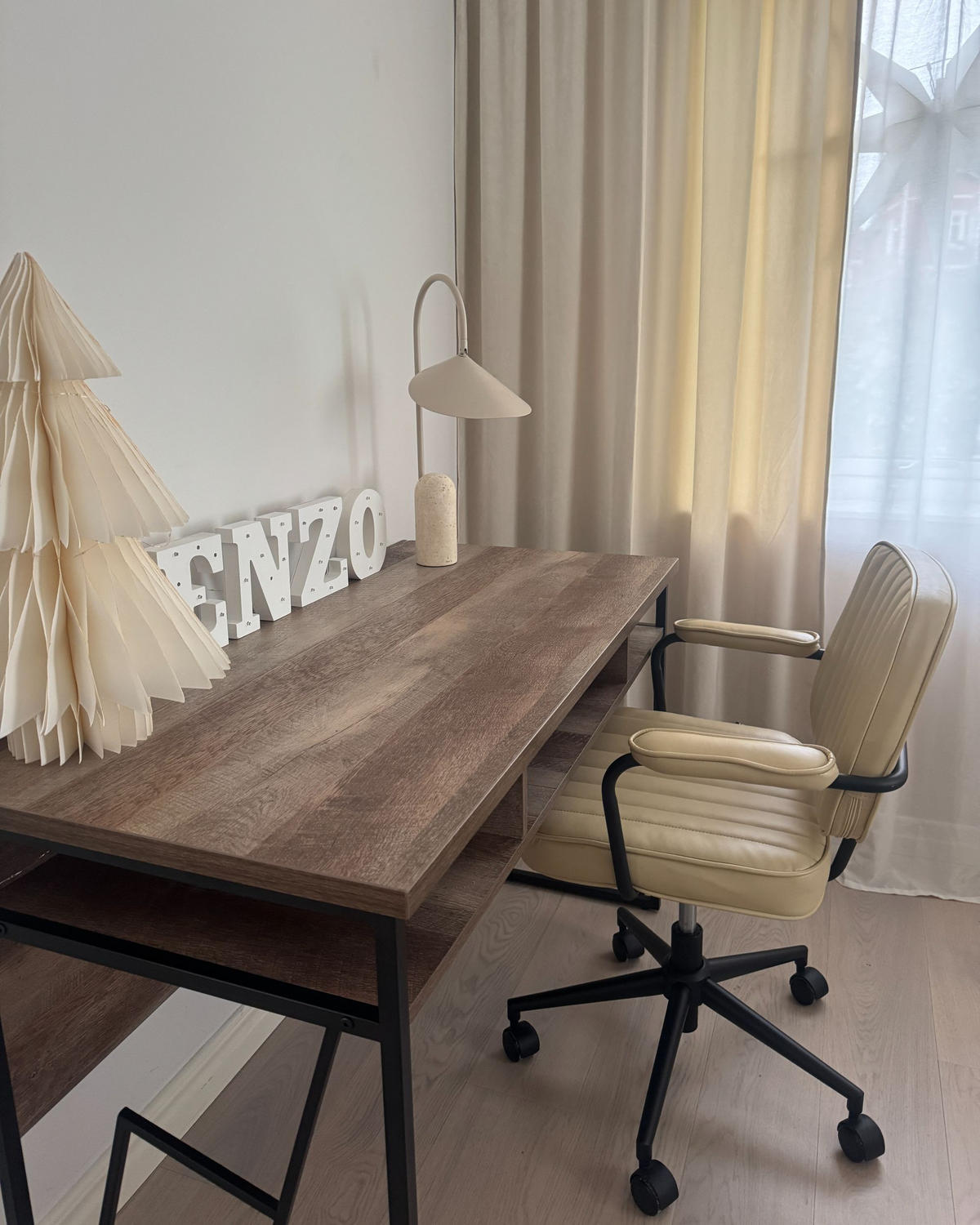 PSACÍ STŮL tmavší Odstín dřeva 120/60/76 cm Forres - tmavě šedá, kompozitní dřevo (120/48/76cm) - Beliani