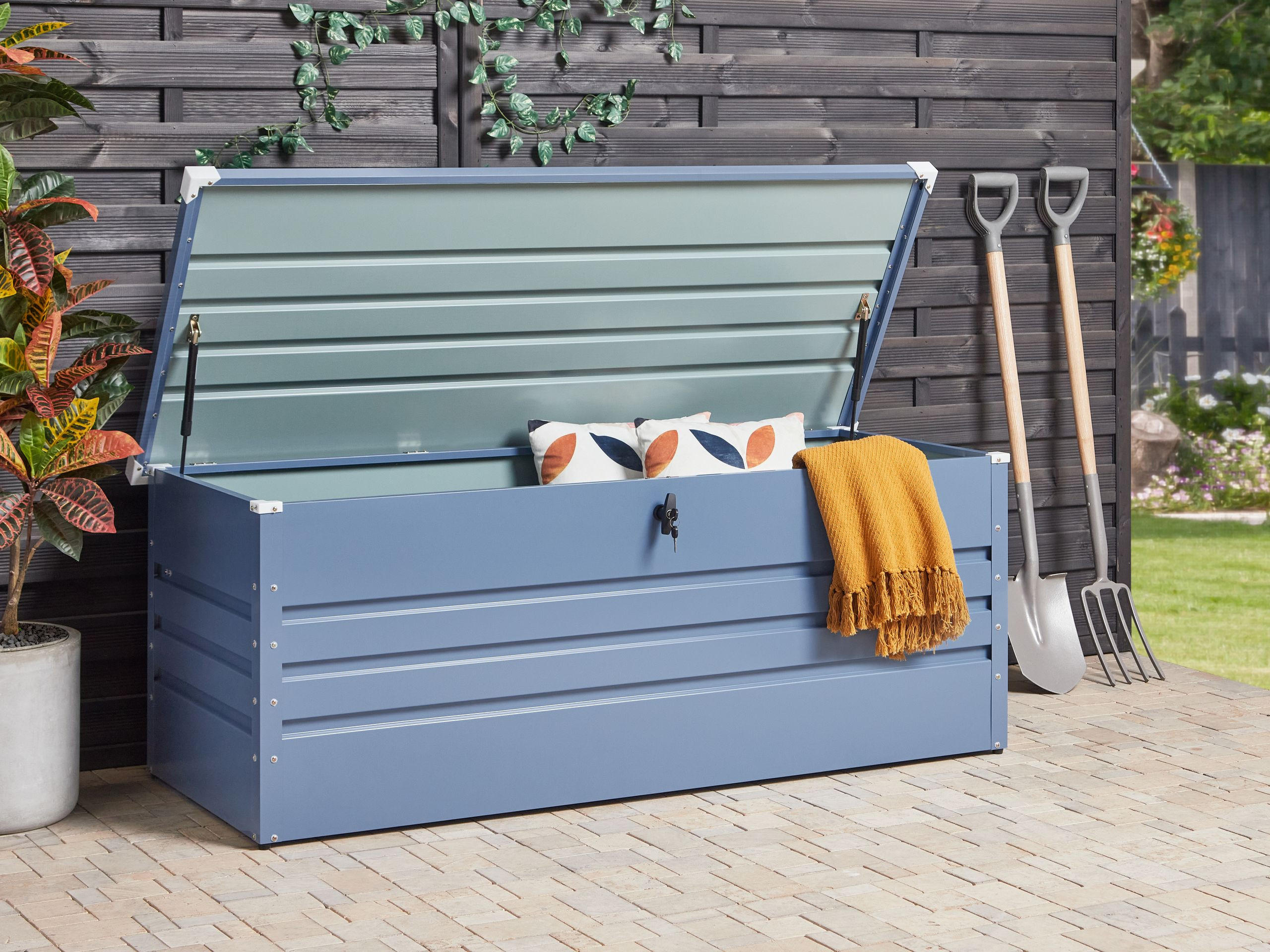AUFBEWAHRUNGSBOX Blau Cebrosa - Blau, Metall (165/67/70cm) - Beliani