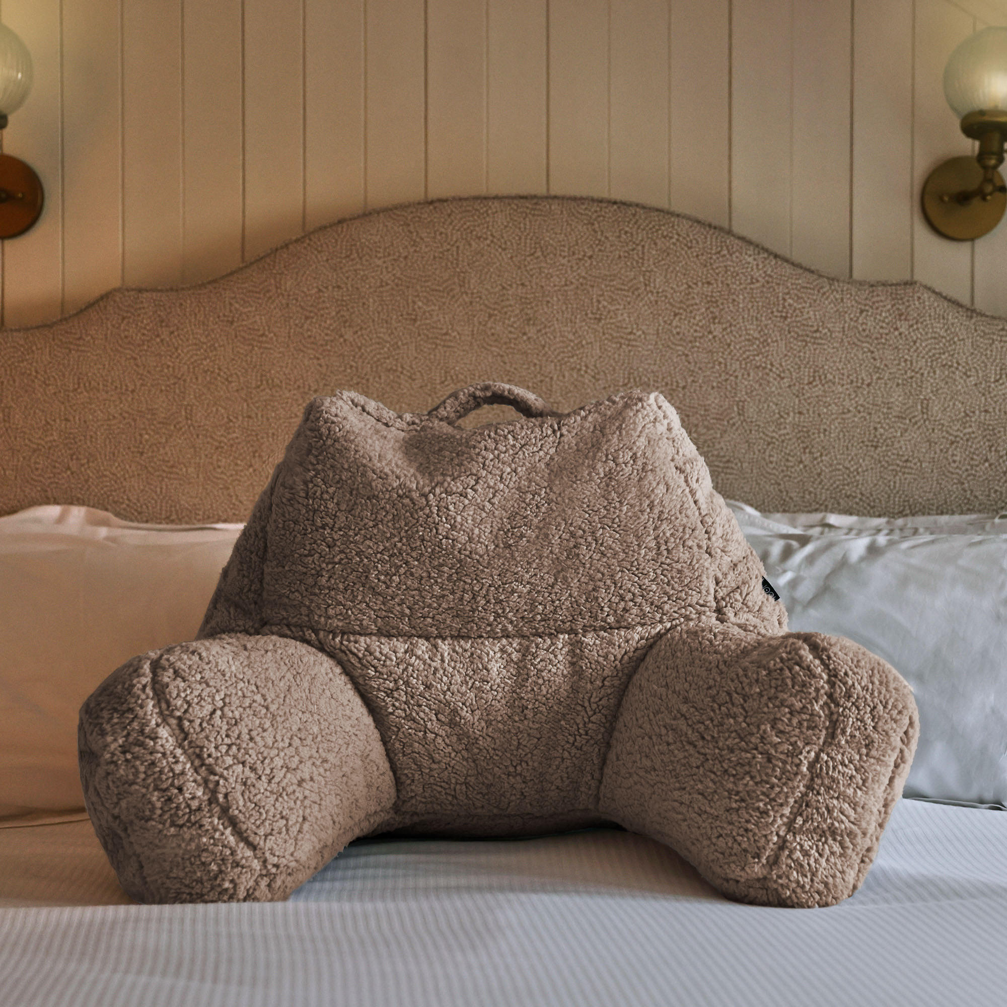 RÜCKENLEHNE Lesekissen Teddybär - Mokka, Textil (74/63cm) - icon