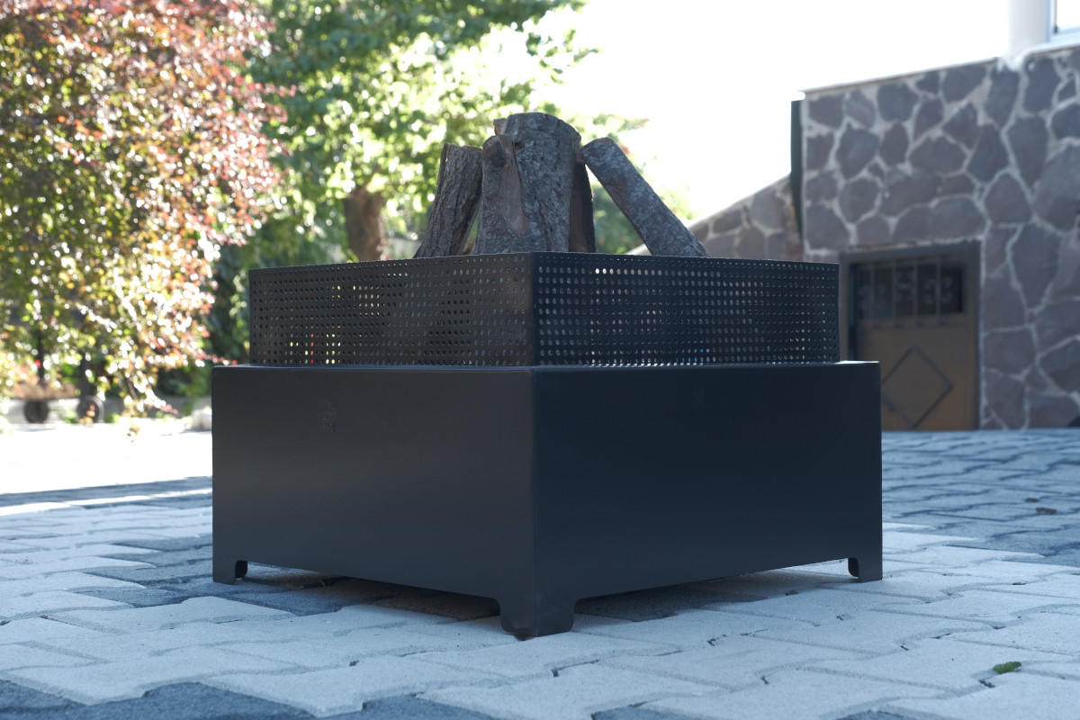 FEUERSCHALE Fireplace Schwarz 55 x 55 x 37 cm 16 kg aus Stahl pulverbeschichtet - Schwarz, Metall (55/37/55cm) - The Favilla