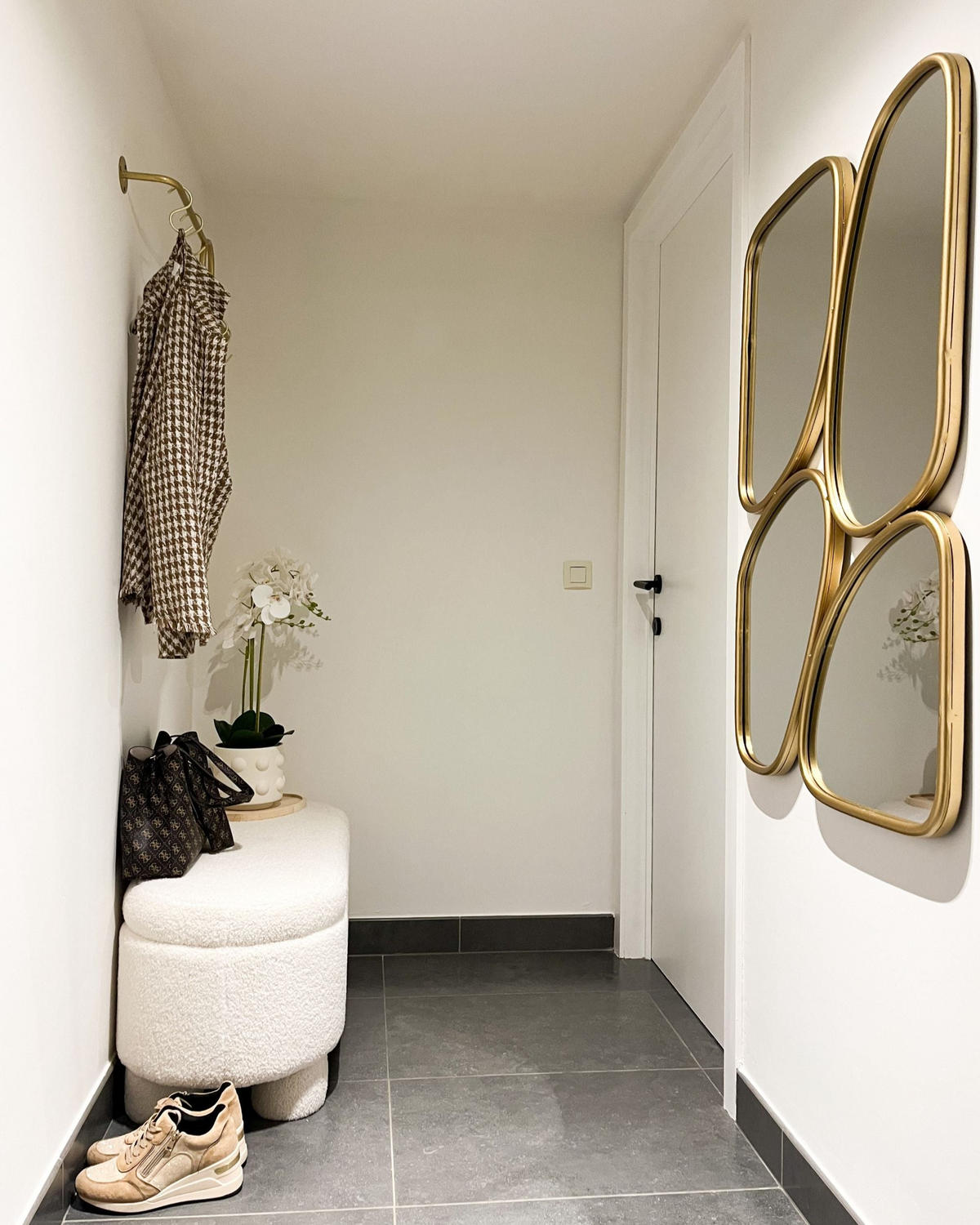 OGLINDĂ DE PERETE aurie metal 70/100 cm Diancey - auriu, metal (70/100/3cm) - Beliani