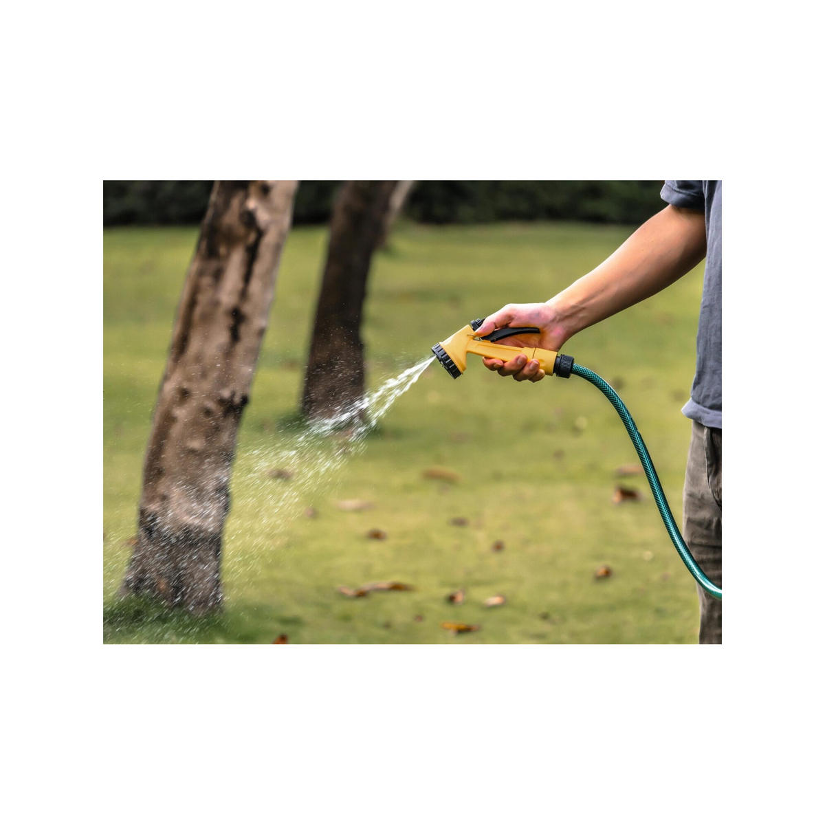 GARTENSCHLAUCH 13mm - Komplettset mit Bewässerungszubehör - Länge: 30m - Grün, Kunststoff (3000cm) - SUAN