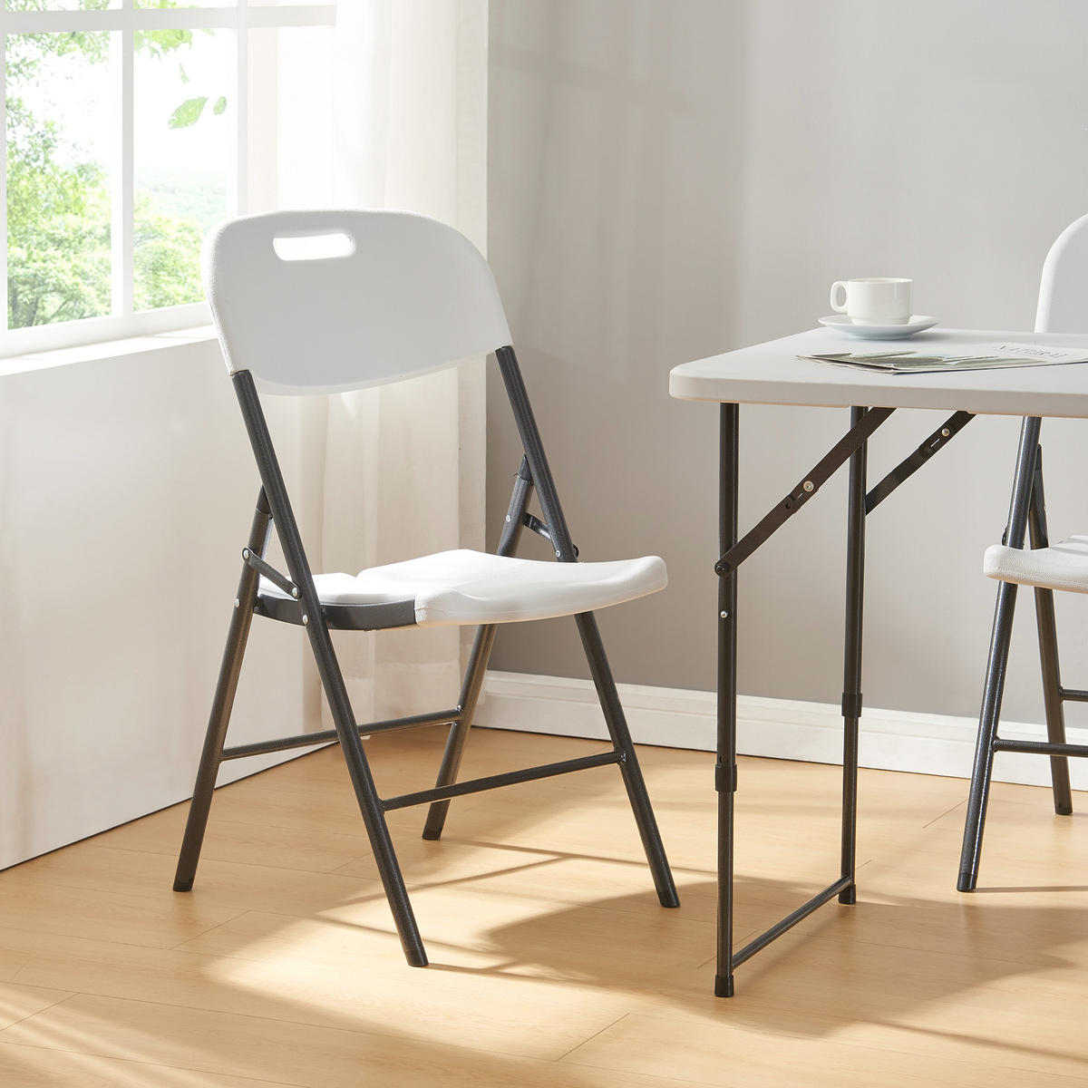 KLAPPSTUHL Ljusnarsberg - Weiß, Kunststoff/Metall (46/87/53cm) - [en.casa]