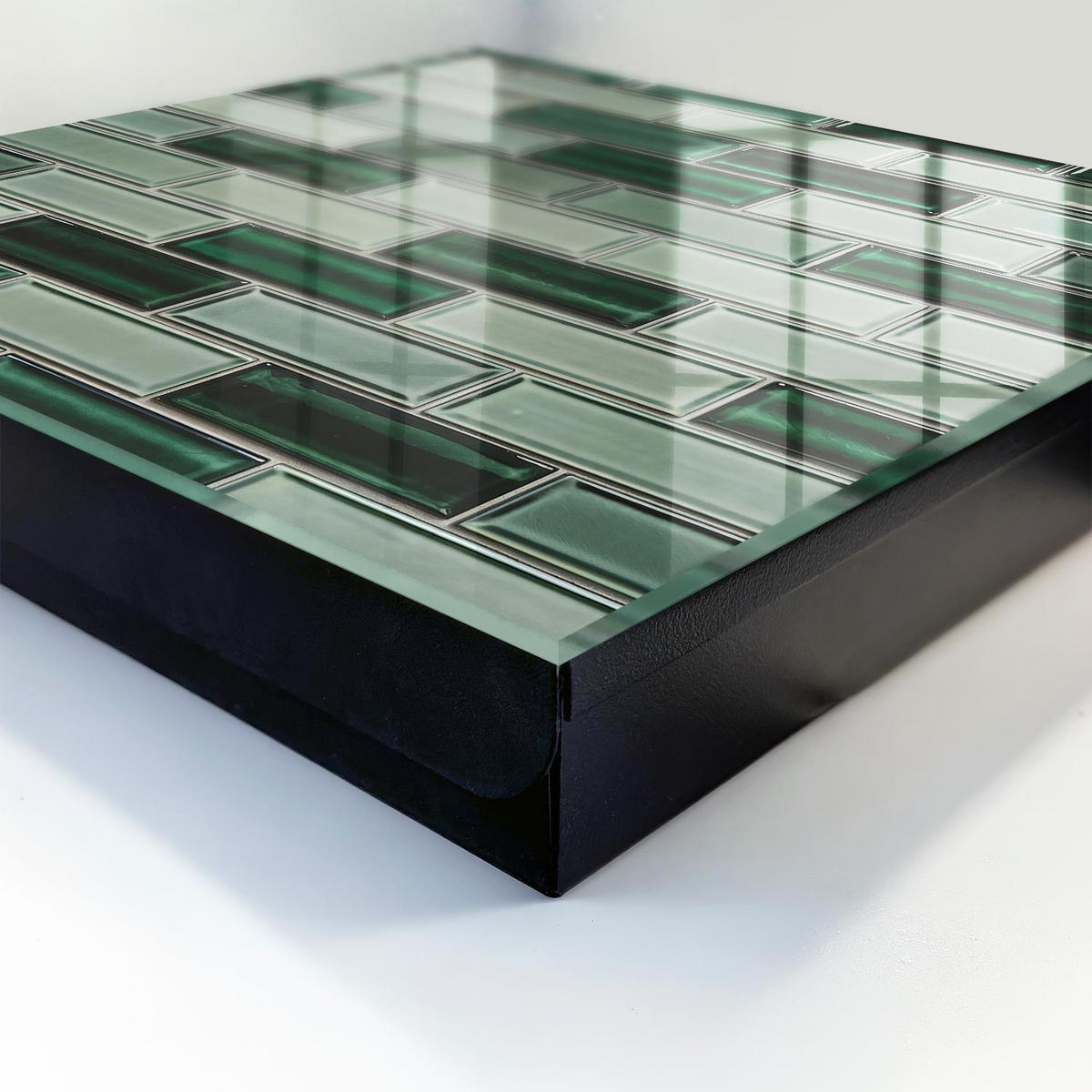SCHLÜSSELBOX Schwarz 30x30 cm- Türöffnung nach rechts - Grüne Wand - Grün, Metall (30/30/5cm) - TULUP