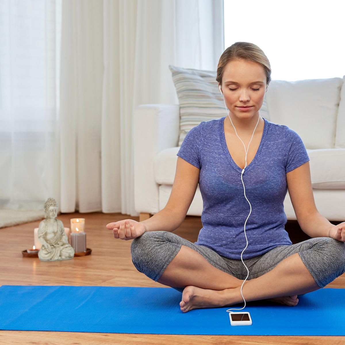 BUDDHAFIGUR - Creme, Kunststoff (10.5/17.5/7.5cm) - Relaxdays