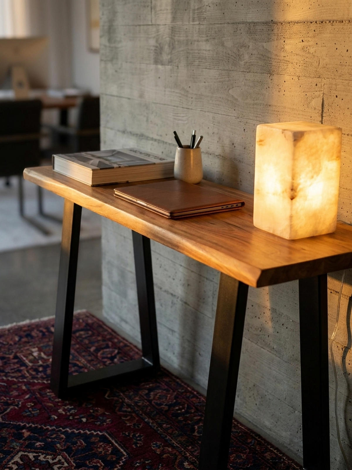 SCHREIBTISCH – Massivholz Akazie, 118x41 cm, Live-Edge Design, schmal - Schwarz/Braun, Holz/Metall (41/118/76cm) - KADIMA DESIGN