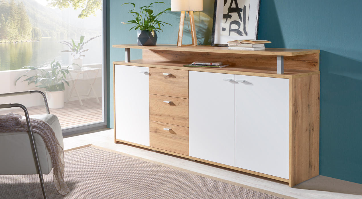 Sideboard im weiß - braunen Design