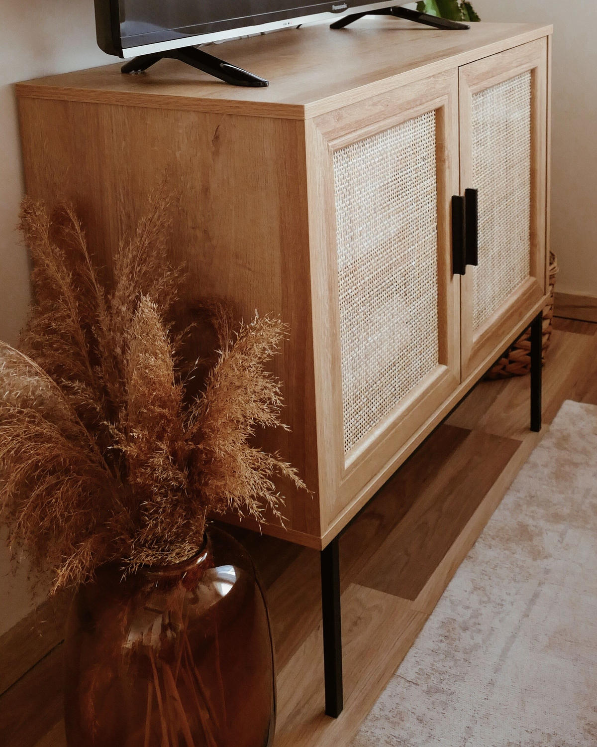 SIDEBOARD Světlejší Odstín dřeva Pasco - černá/světle hnědá, kompozitní dřevo (80/72/40cm) - Beliani