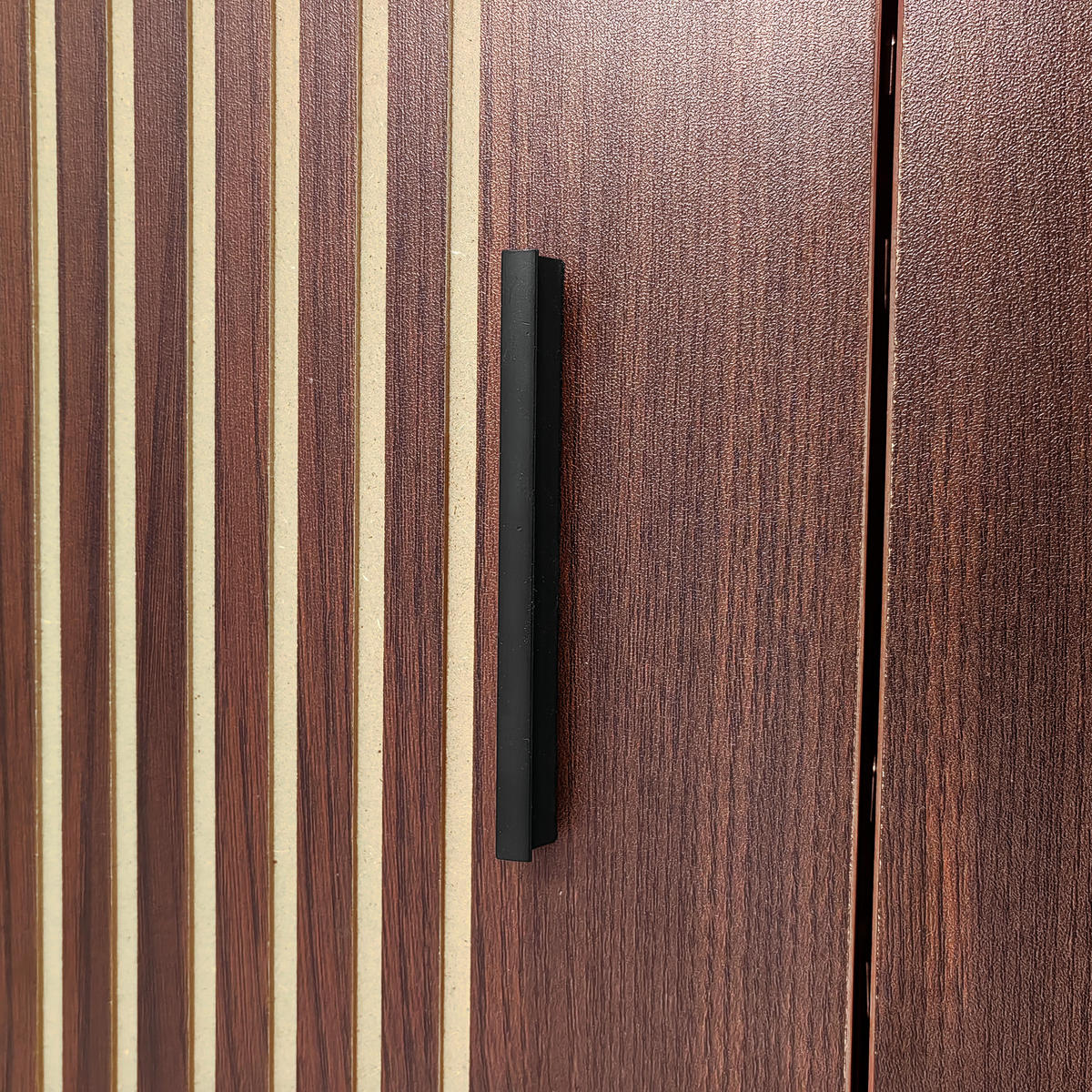 LOWBOARD in Walnussfarben TV-Schrank mit LED und geschnitzter Textur für Wohnzimmer, B200/T35/H53 cm - Walnussfarben/Schwarz, Glas/Holzwerkstoff (200/53/35cm) - STILVORA