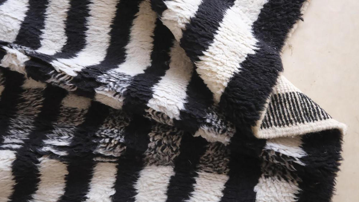 BERBERTEPPICH aus Marokko modern aus Wolle schwarz - Schwarz, Naturmaterialien (207/301cm) - AFK Living