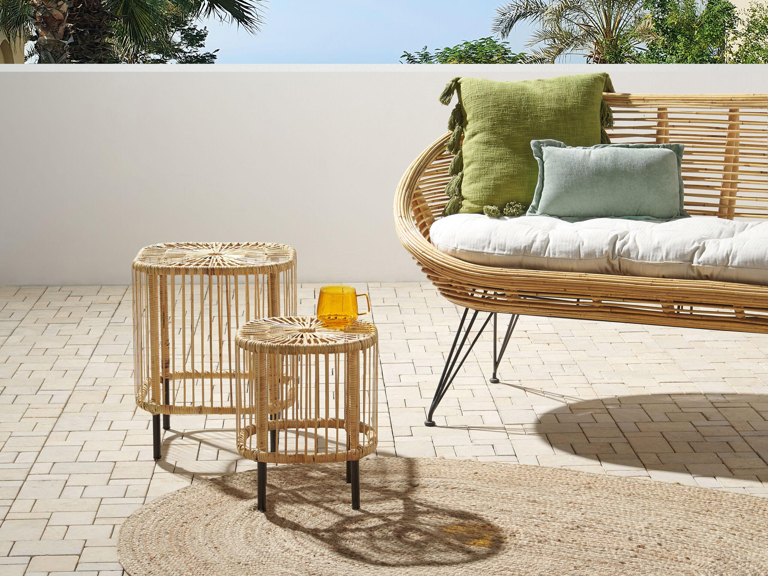 GARTEN-BEISTELLTISCH 2er Set Rattan natürlich quadratisch Cesenatico - Schwarz/Naturfarben, Naturmaterialien (40/40/50cm) - Beliani