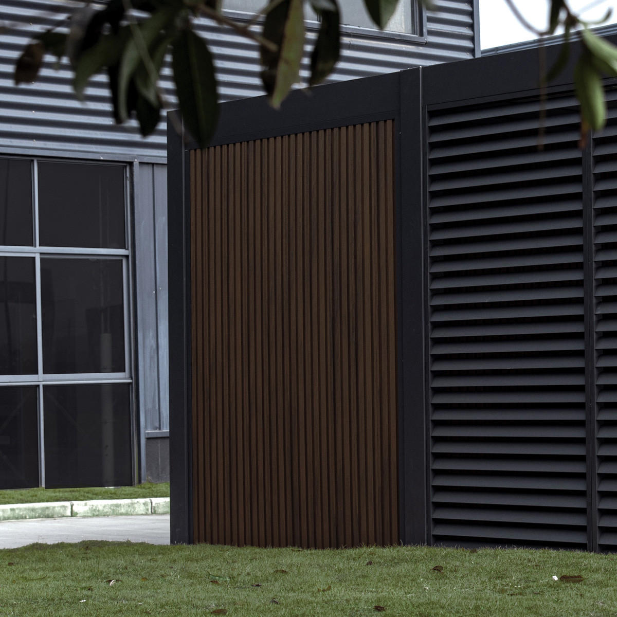 WPC-WAND für Carport 3 Meter Holz Optik 28 mm dick mit Verstärkungsstange - Braun, Metall (300/236/2.8cm) - WEIDE