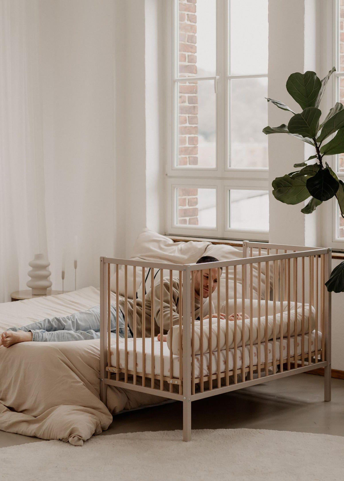 BEISTELLBETT mit Matratze Cloud Air & Umbauseite - sahara dust/natur - Dreamy 4 in 1 Bett - Sandfarben/Naturfarben, Holz (120/90/60cm) - Sämann – make a difference.