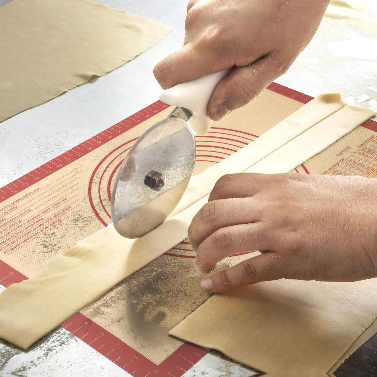 BACKMATTE 40 x 60 cm - Rot, Kunststoff (60/40cm) - Intirilife