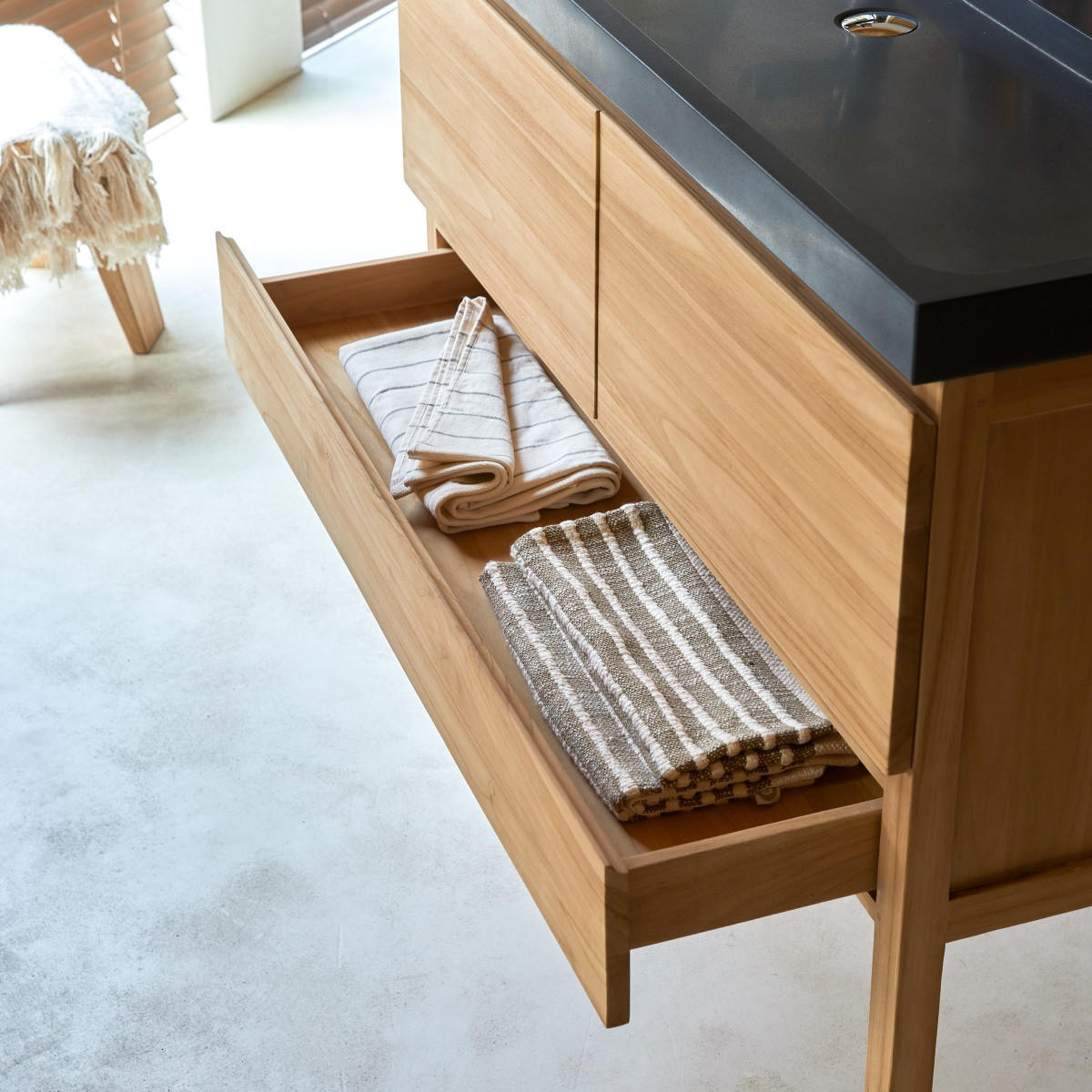 BADEZIMMERMÖBEL Edgar Natur aus Teak - Naturfarben, Holz (120/94/46cm) - Tikamoon