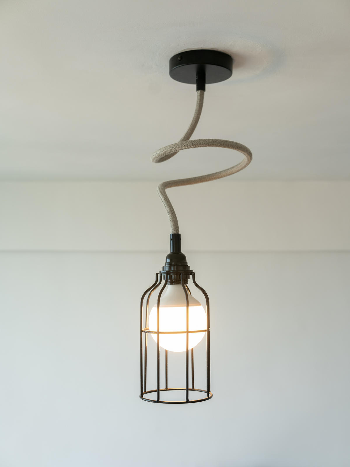 PENDELLEUCHTE TWIST 1 Flammig - Beige/Schwarz, Naturmaterialien (90/12/90cm) - HOOPZI