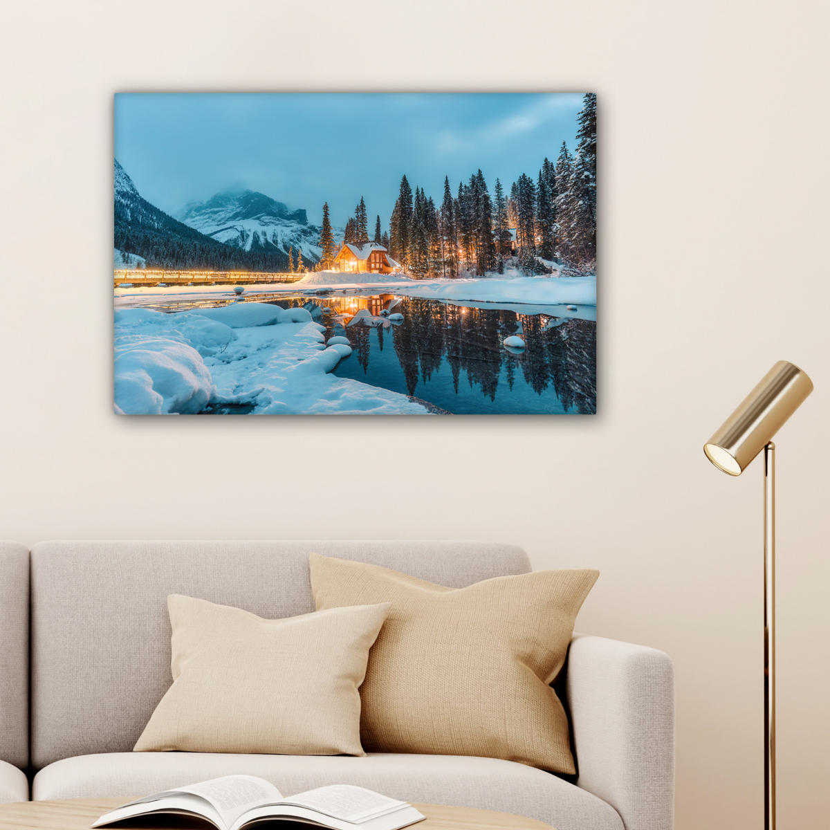 LEINWANDBILD Winterlandschaft - Natur - Haus - Berge - Schnee Wanddeko 90x60 cm - Hellblau, Textil (90/60cm) - MuchoWow