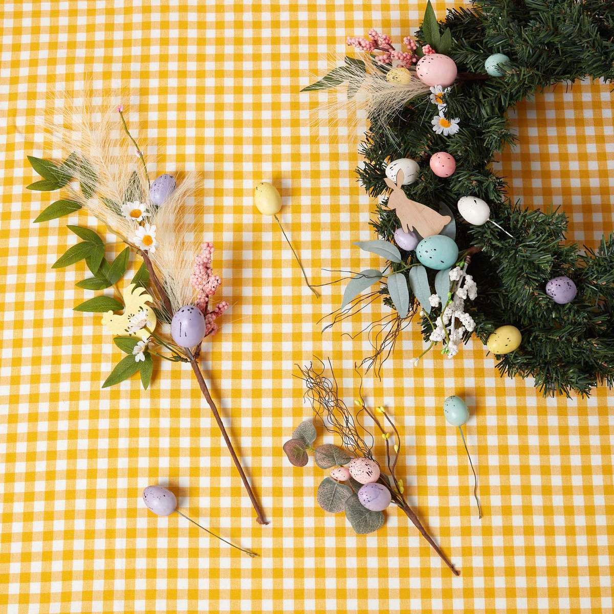 OSTERDEKO Zweig mit Eiern & Huhn, 45 cm - Flieder, Kunststoff (15/45/45cm) - Homescapes