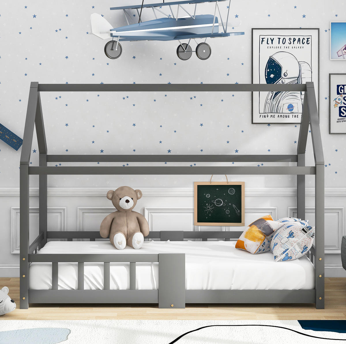 KINDERBETT Hausbett 90/200 cm mit Tafel, Lattenrost und Rausfallschutz aus Kiefernholz, Grau - Grau, Holzwerkstoff - Redom