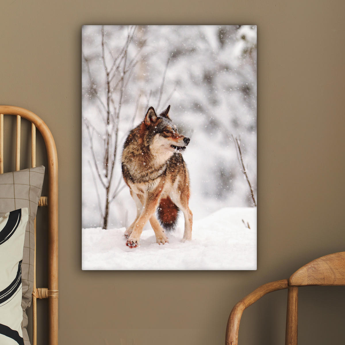 LEINWANDBILD Wolf - Winter - Schnee - Natur - Tiere 60x80 cm - Haselnussfarben, Textil (60/80cm) - MuchoWow