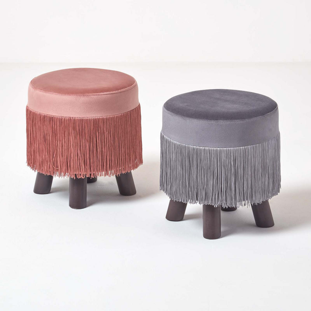 SAMT-HOCKER Warwick grau, Dreibein mit Fransen 32/32/35 cm - Grau, Textil (32/35/32cm) - Homescapes