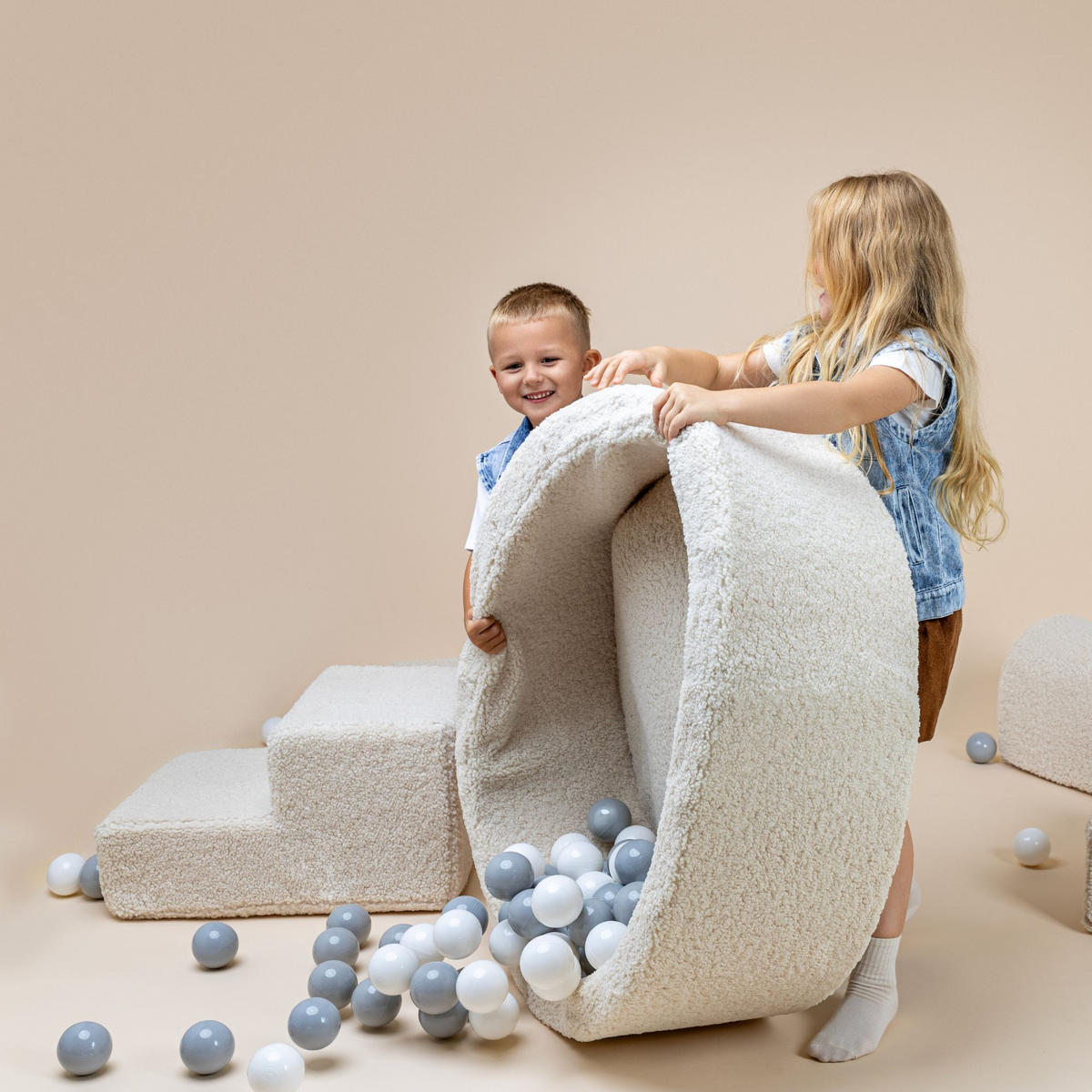 BÄLLEBAD für Kinder, Bearly, Grau - Koralle/Goldfarben, Textil (90/90/30cm) - MeowBaby