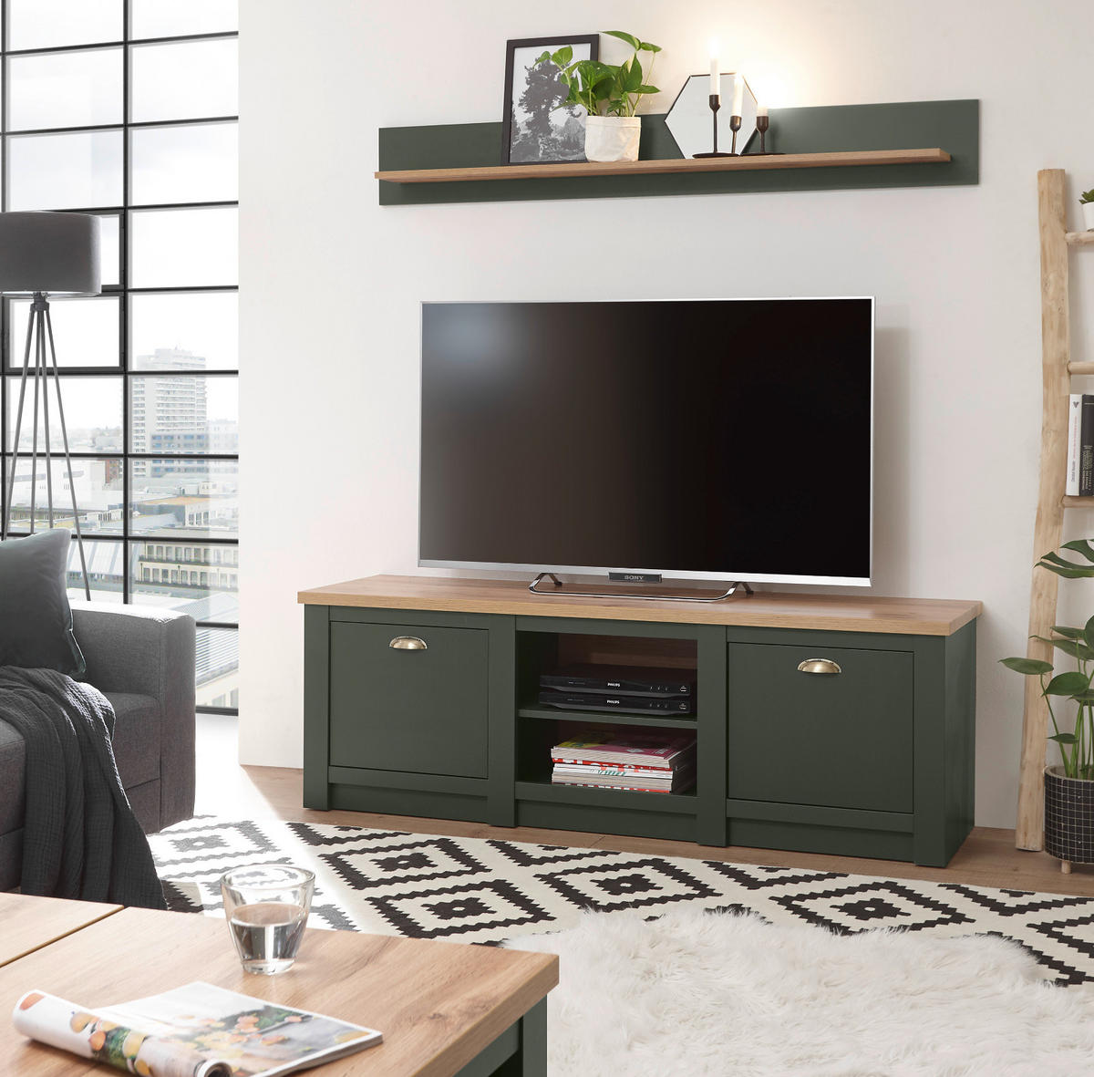 TV-LOWBOARD grün, Wotan Eiche 152 x 51 cm, TV Unterteil im Landhaus-Stil - Dunkelgrün/Messingfarben, Holzwerkstoff/Kunststoff (152/51/45cm) - Furn.Design