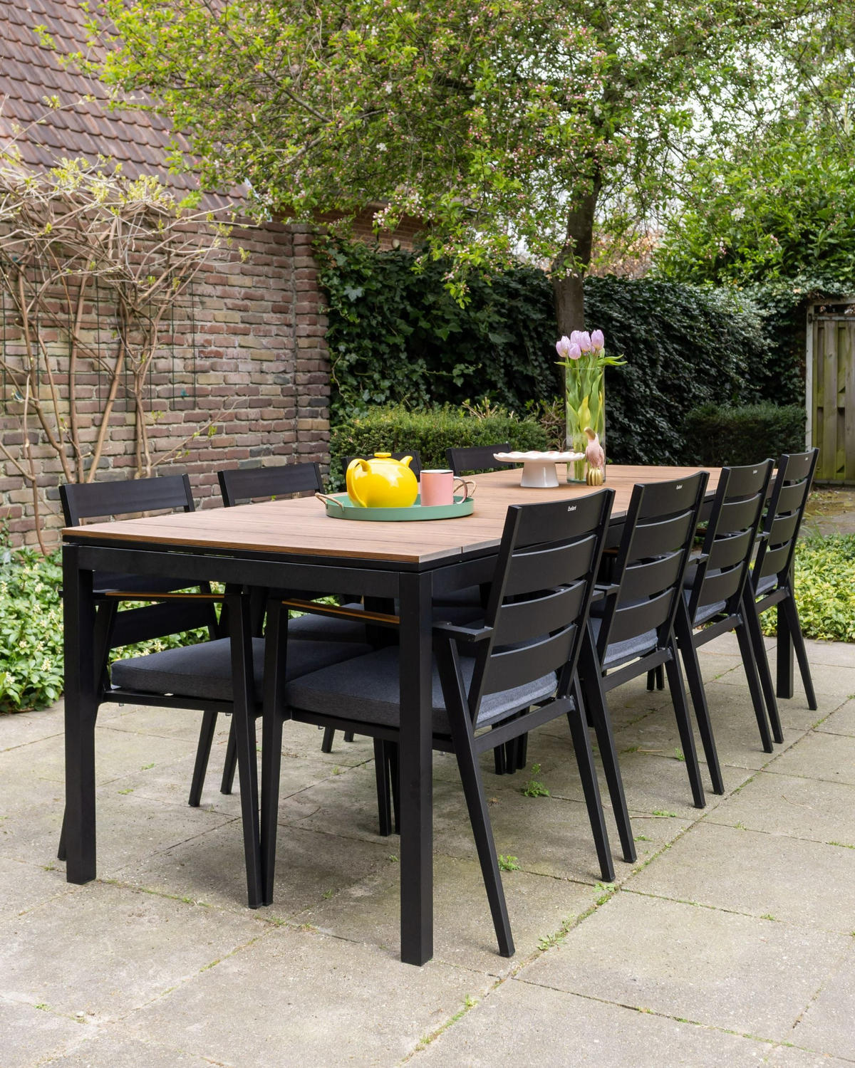 GARTENMÖBEL SET 8-Sitzer Aluminium schwarz Auflagen grau Valcanetto/Taviano - Hellbraun/Schwarz, Metall - Beliani