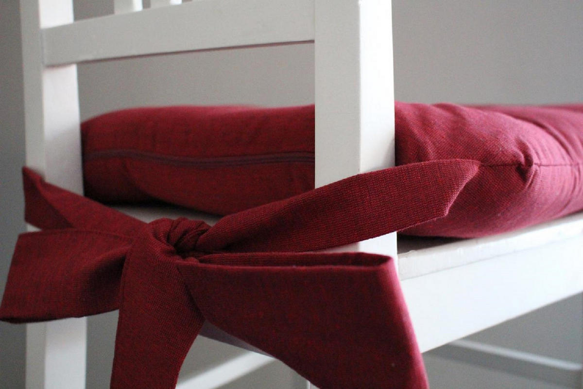 STUHLKISSEN mit Schleifenband - Rot, Textil (46/42/7cm) - Bonvionn