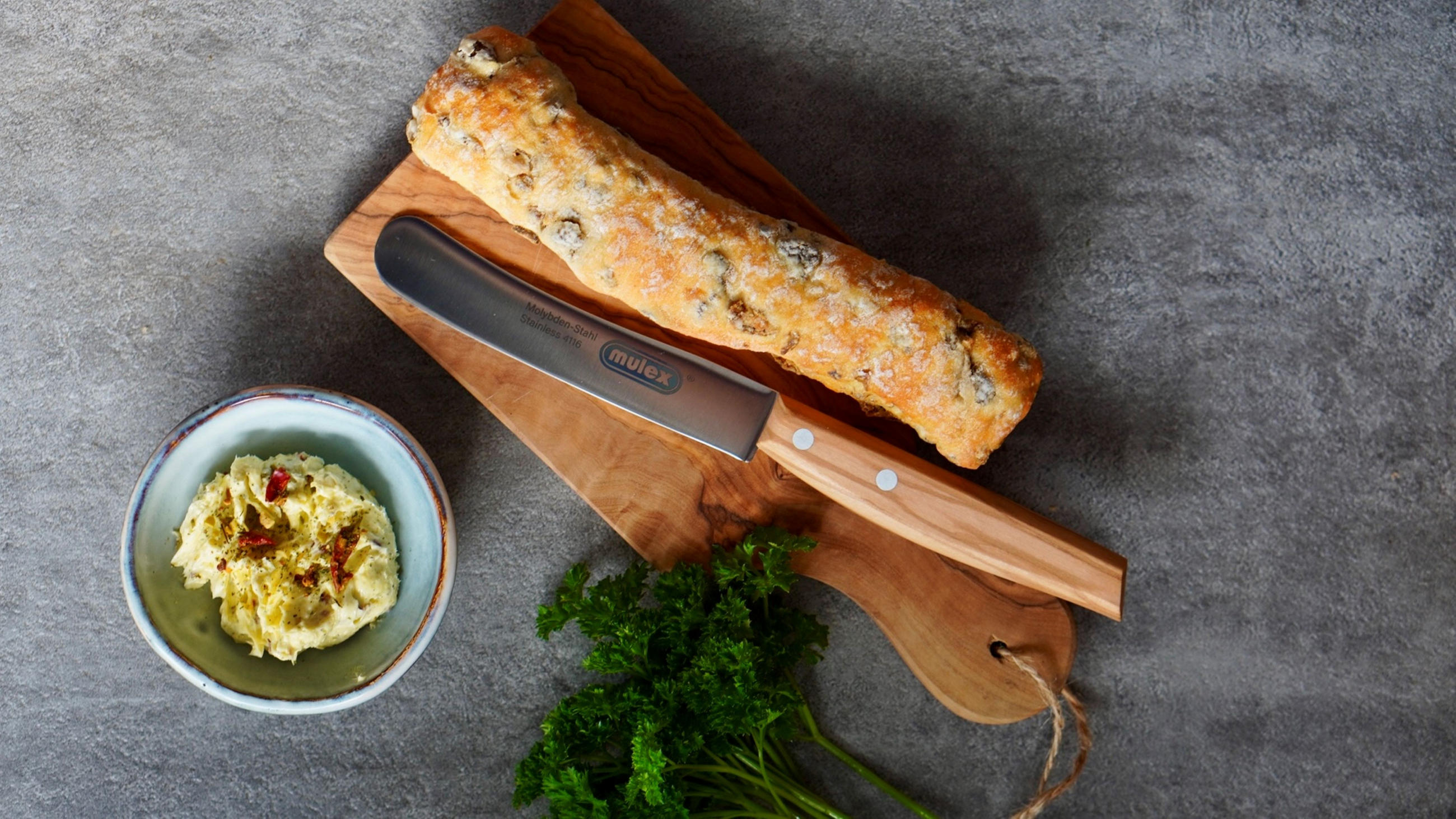 BUTTERMESSER geschmiedet mit Olivenholzgriff - Braun, Holz (22cm) - Mulex