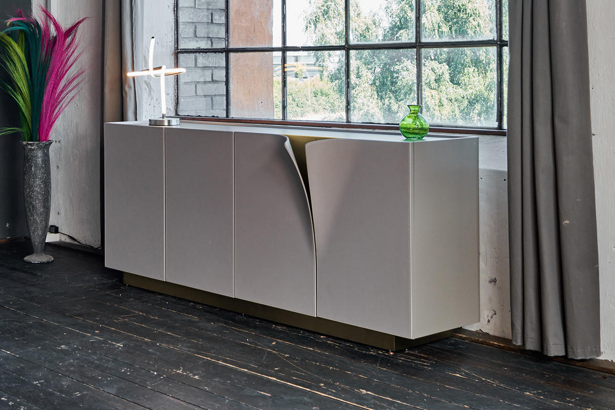 SIDEBOARD EMMA Grau Holz - Messingfarben/Braun, Holzwerkstoff/Metall (180/78/42cm) - KAWOLA