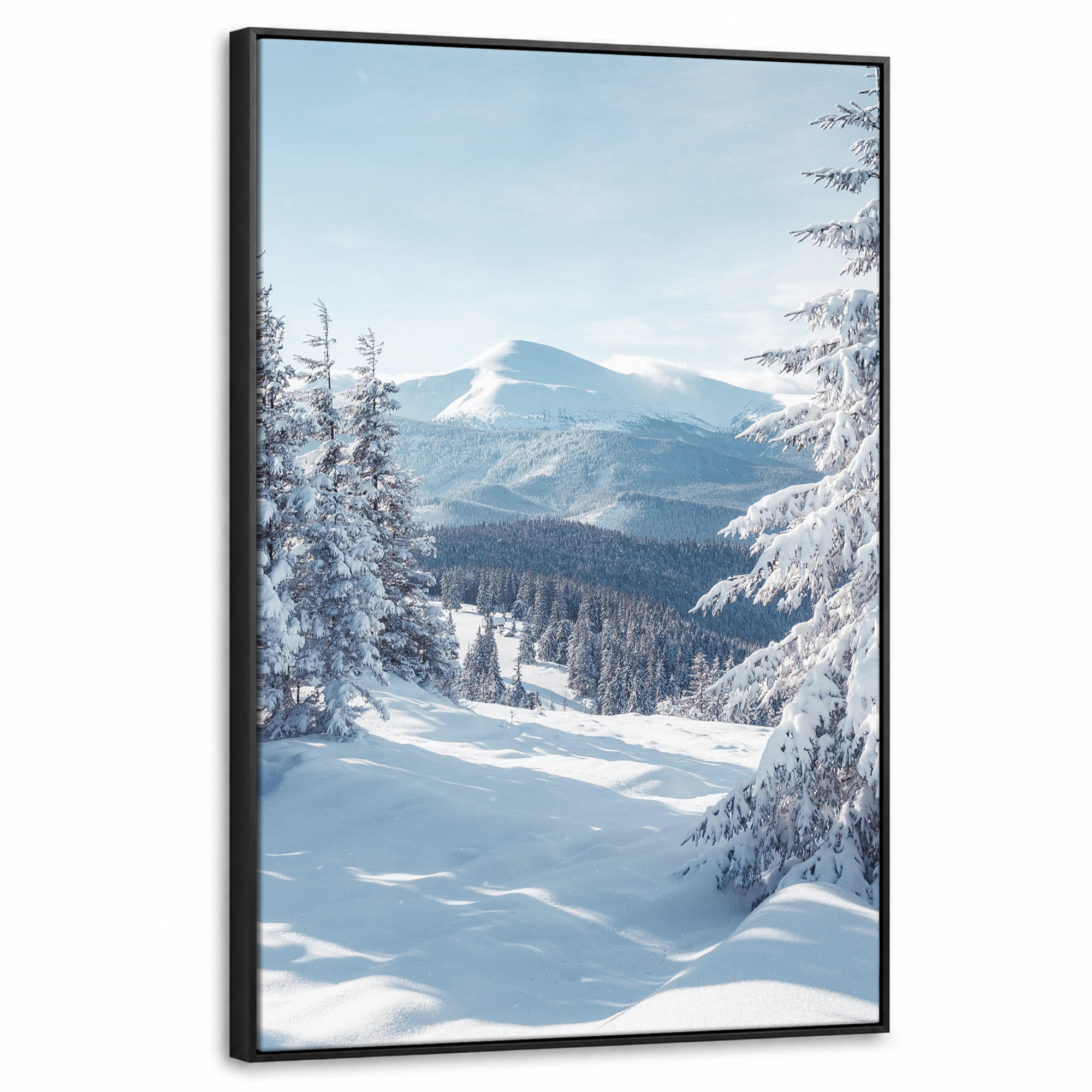 LEINWAND Bilder mit Rahmen - Winterlandschaft - Natur - Berge - Bäume - Schnee - 60x90 - Hellblau, Textil (60/90cm) - MuchoWow