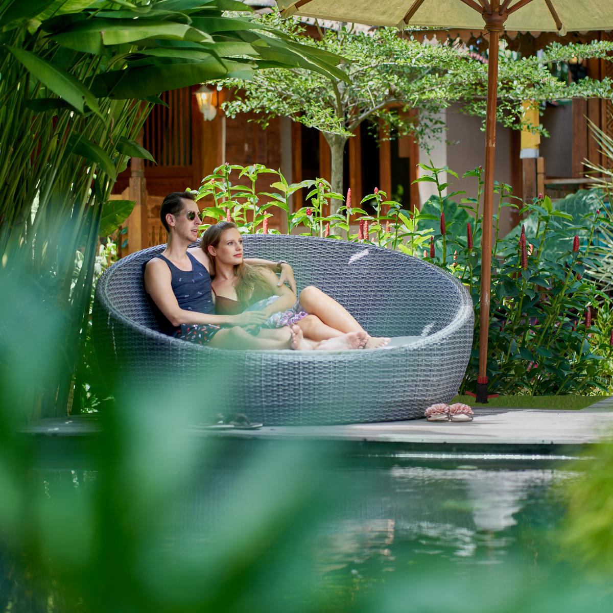 PODPĚRA deštníku - černá, plast (22/38.5/8.5cm) - Relaxdays