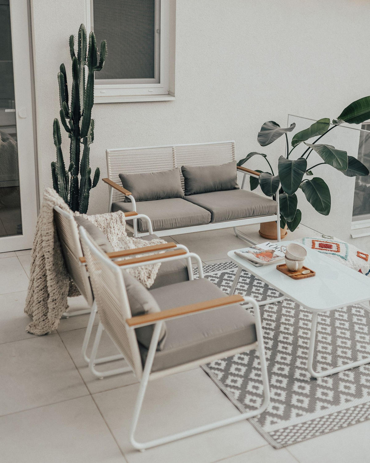 LOUNGE SEDACÍ SOUPRAVA SADA 4-místná Kov bílá Pomonte - bílá/šedá, kov - Beliani