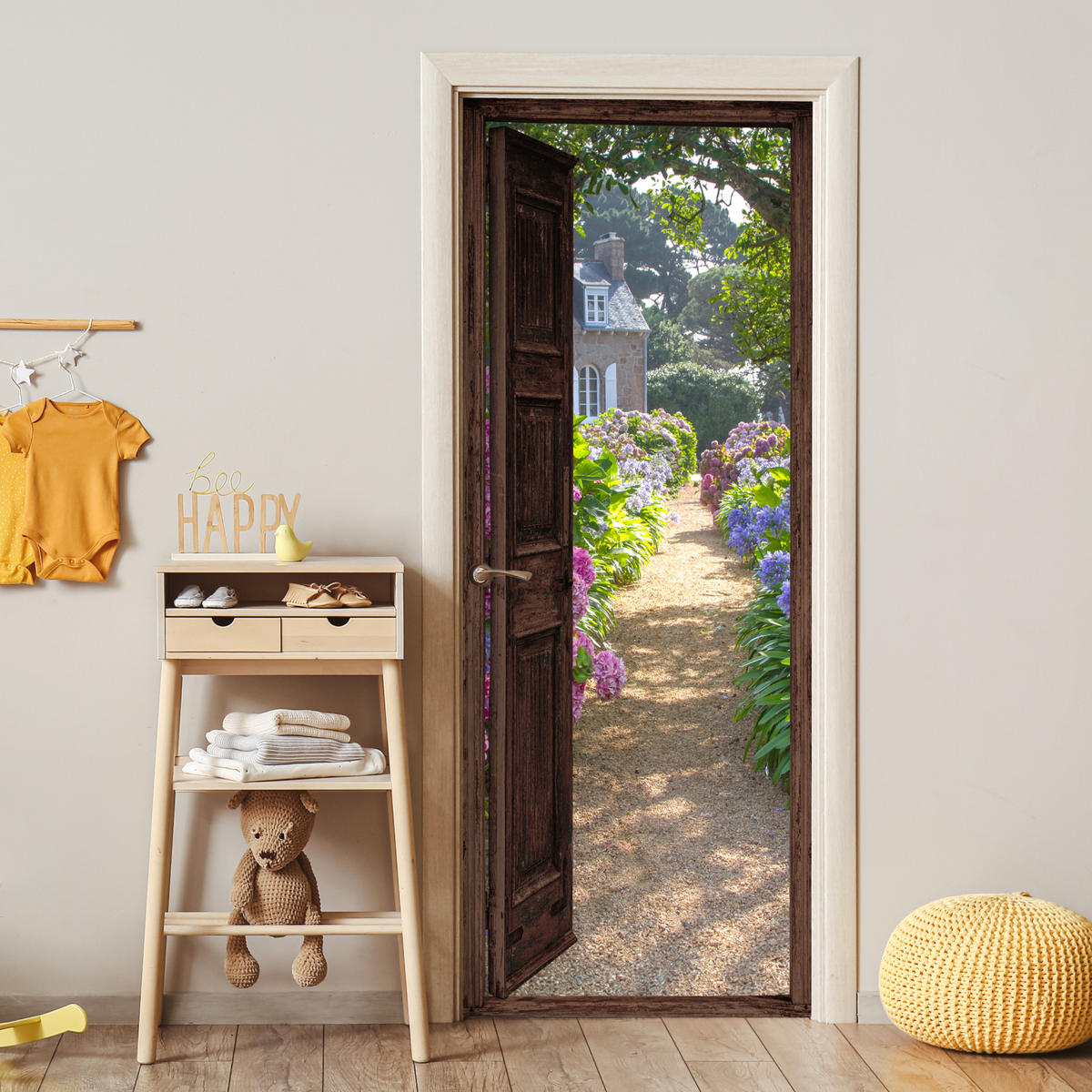 TÜRAUFKLEBER Selbstklebend - Fensterblick - Hortensie - Tür - Blumen - Natur 95x235 cm - Türtapete - Beige, Kunststoff (95/0.1cm) - MuchoWow