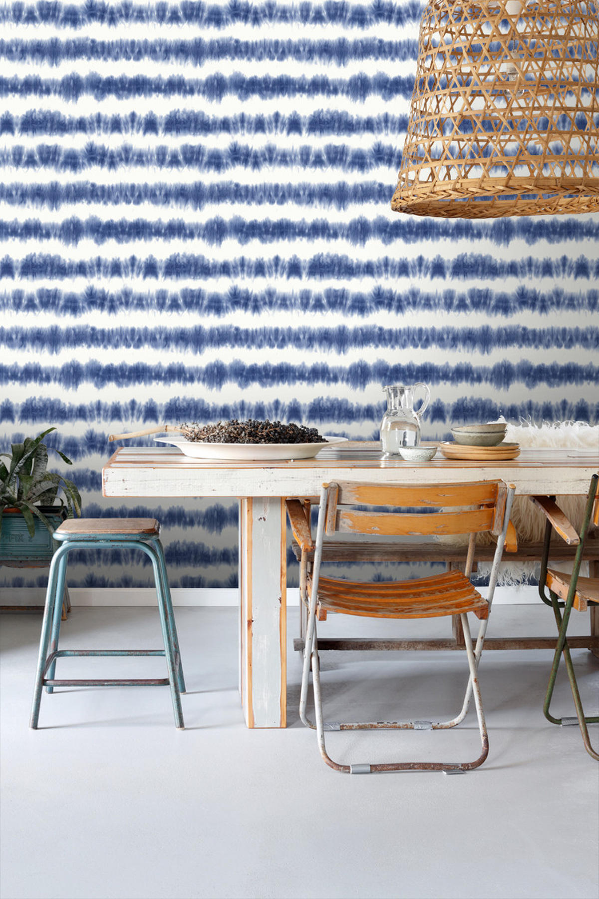 TAPETE horizontale Tie-Dye Shibori Streifen 53 cm x 10.05 m - Blau, Papier (53/1000cm) - ESTAhome