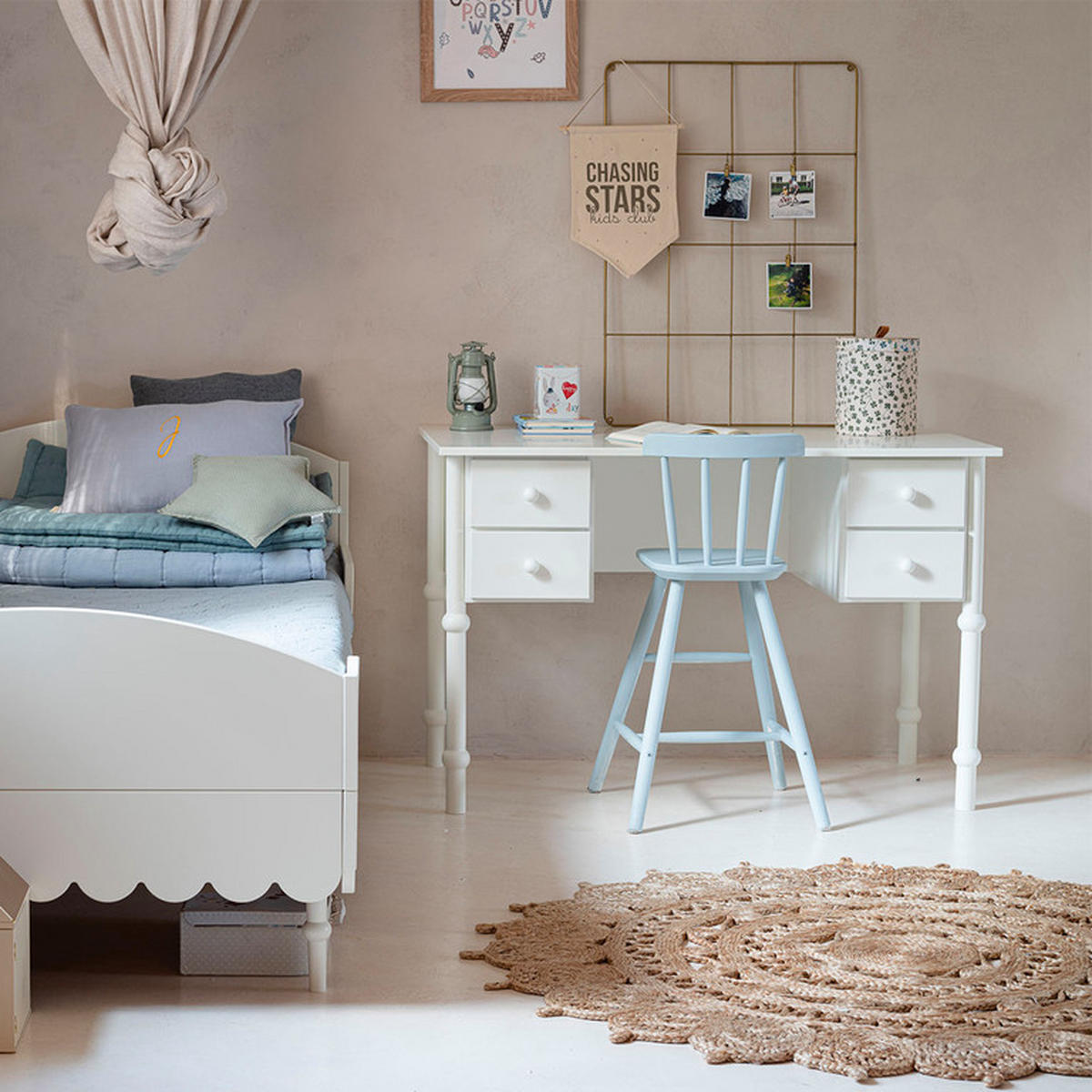 PSACÍ STŮL Babushka Bílá - bílá, kompozitní dřevo (65/113/75cm) - Petits-meubles