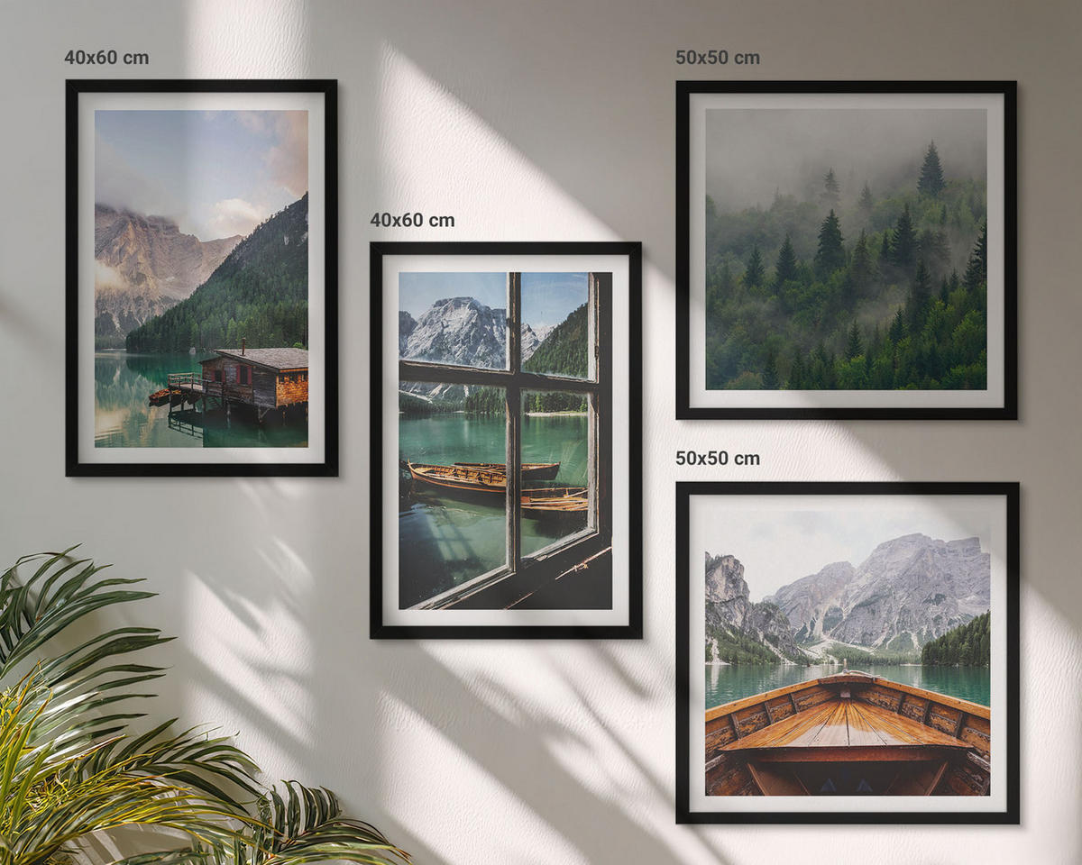 BILDER SET 4er Set - 50x50 cm & 40x60 cm Schwarzer Rahmen - Hütten am Bergsee Łódź - Schwarz, Kunststoff (50/50cm) - TULUP