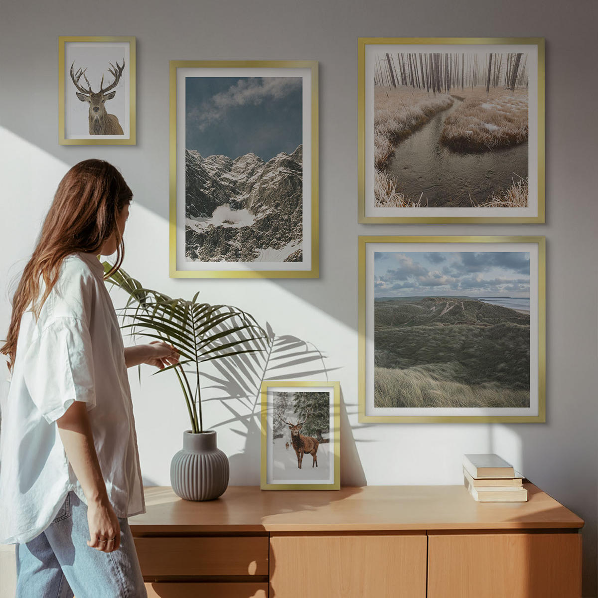 WANDBILDER 5er Set - 50x50 cm & 20x30 cm & 40x60 cm Goldrahmen - Berge, Schnee, Hirsche, Waldlandschaft - Goldfarben, Kunststoff (40/60cm) - ArtPrintCave