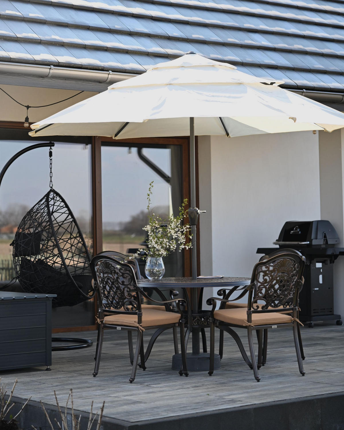 GARTENMÖBEL SET 4-Sitzer mit Sonnenschirm Aluminium dunkelbraun Salento - Beige/Braun, Metall - Beliani