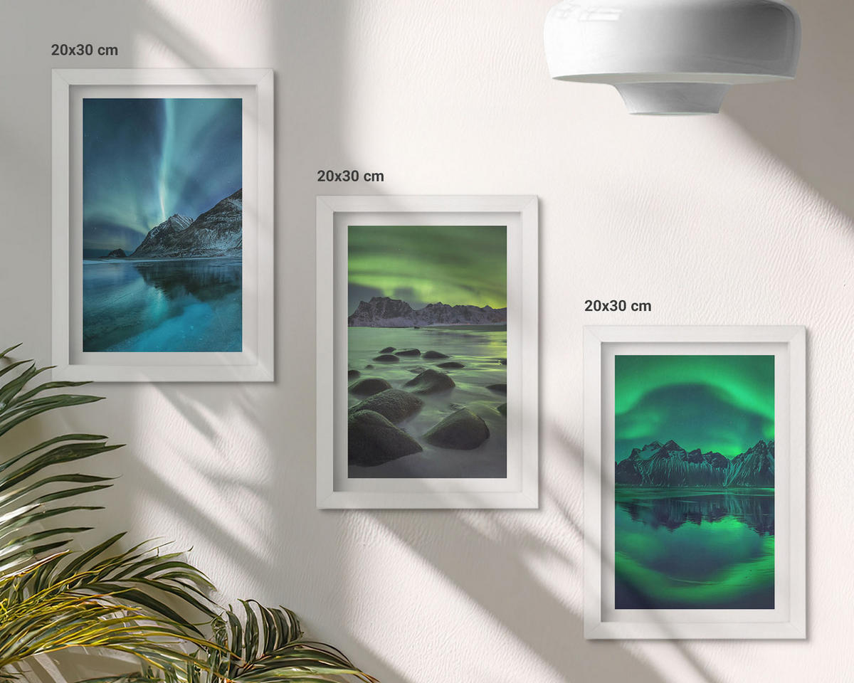 BILDER SET 3er Set - 20x30 cm Weißer Rahmen - Winterlandschaft der Aurora borealis - Weiß, Kunststoff (20/30cm) - TULUP