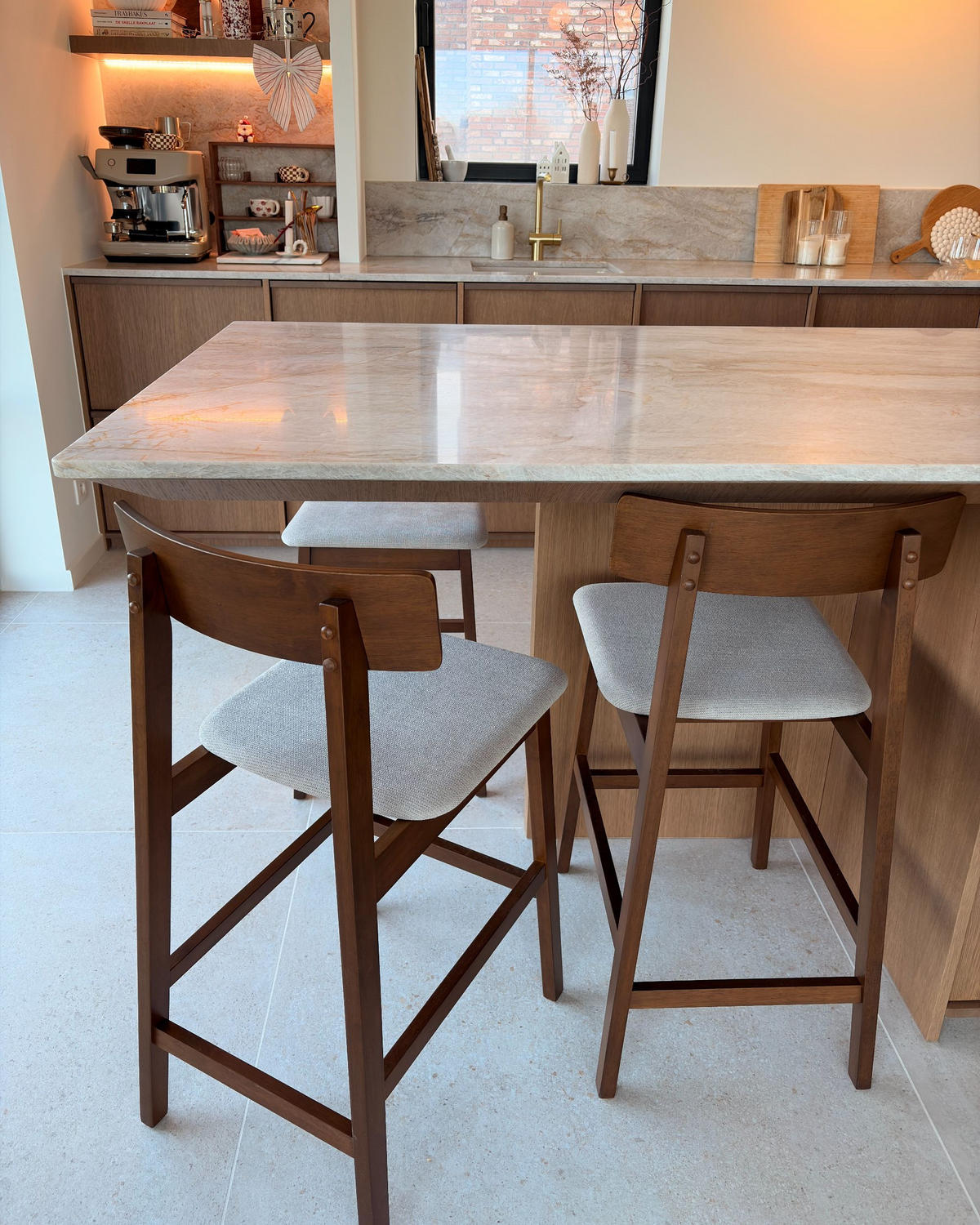 SCAUN DE BAR set de 2 lemn maro închis/taupe Isanti - maro închis, lemn (44/92/54cm) - Beliani