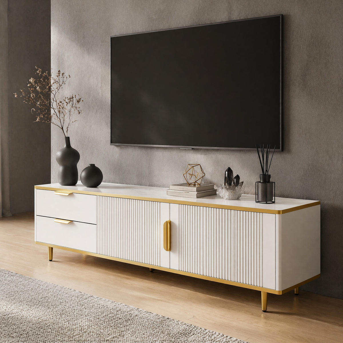 TV STOLEK bílý s vyřezávanou texturou, zlatými úchyty a nohami, v mramorovém vzhledu, 170×37×45 cm - bílá/zlatá, kov/kompozitní dřevo (175/45/40cm) - STILVORA